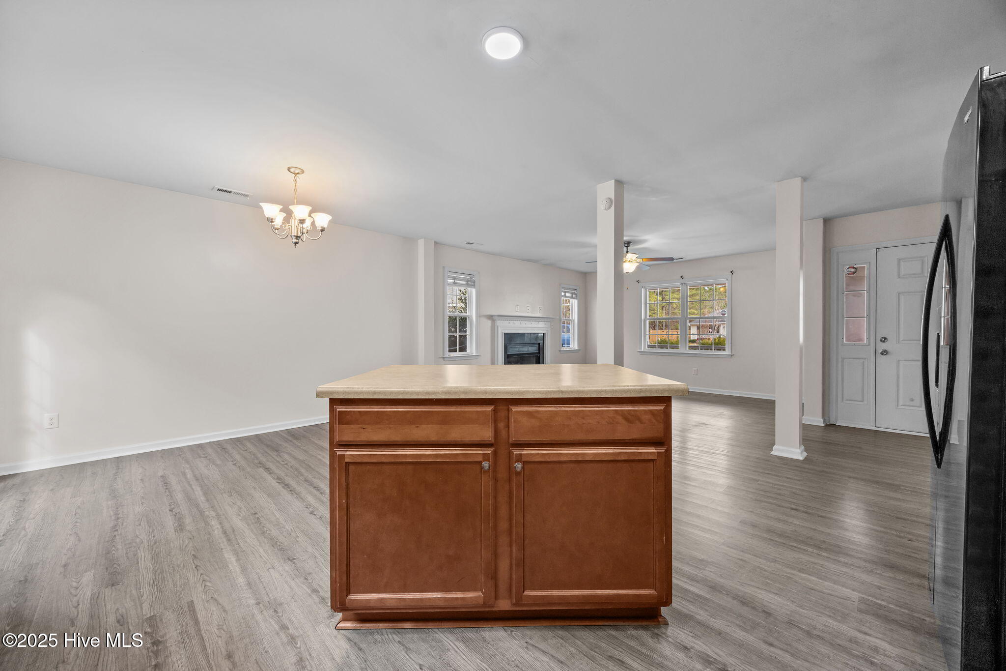 100545906 | Photo 24