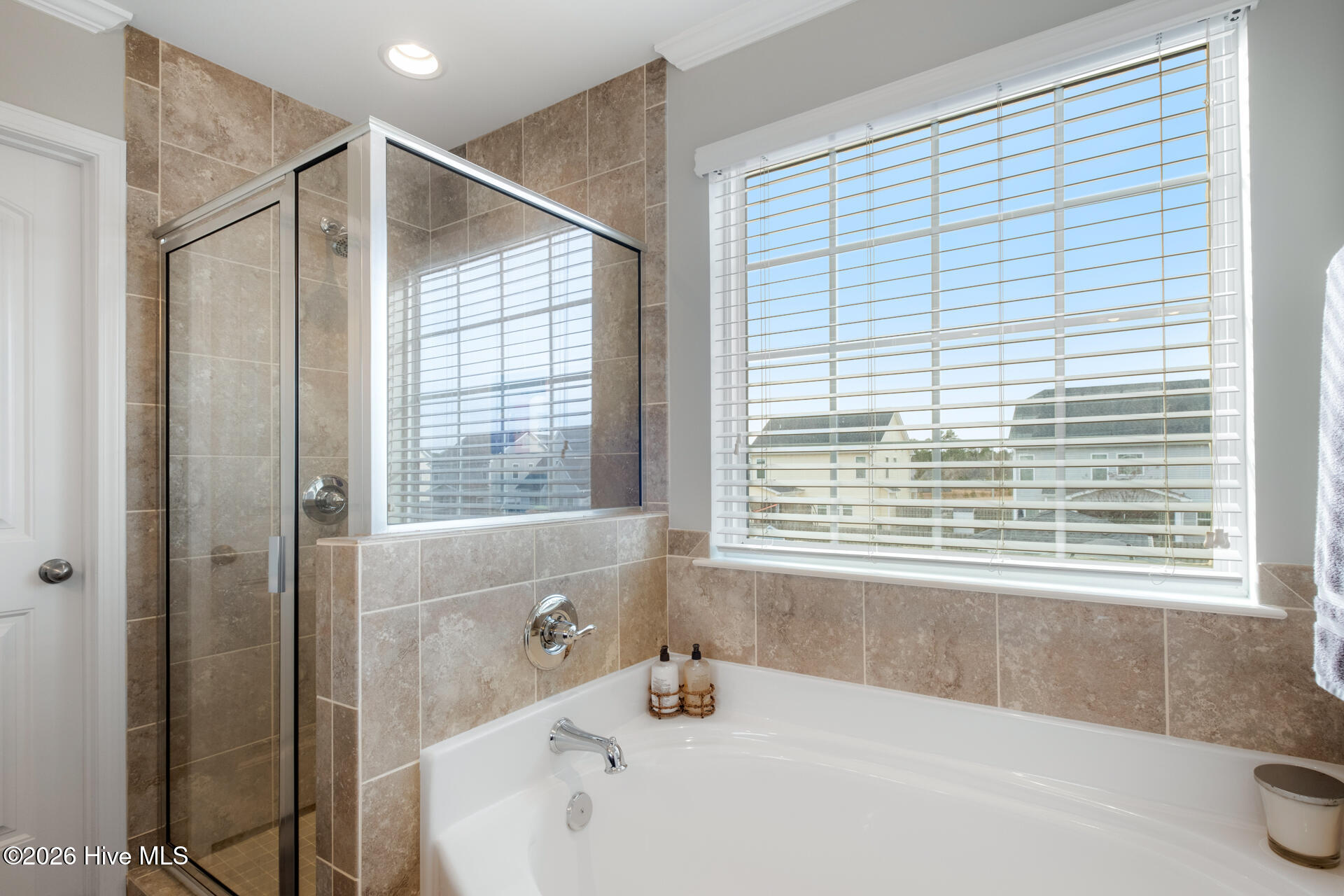 100552909 | Photo 32