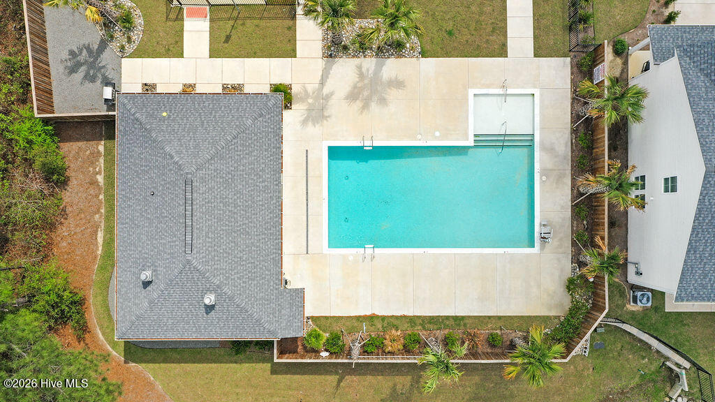 100565667 | Photo 36