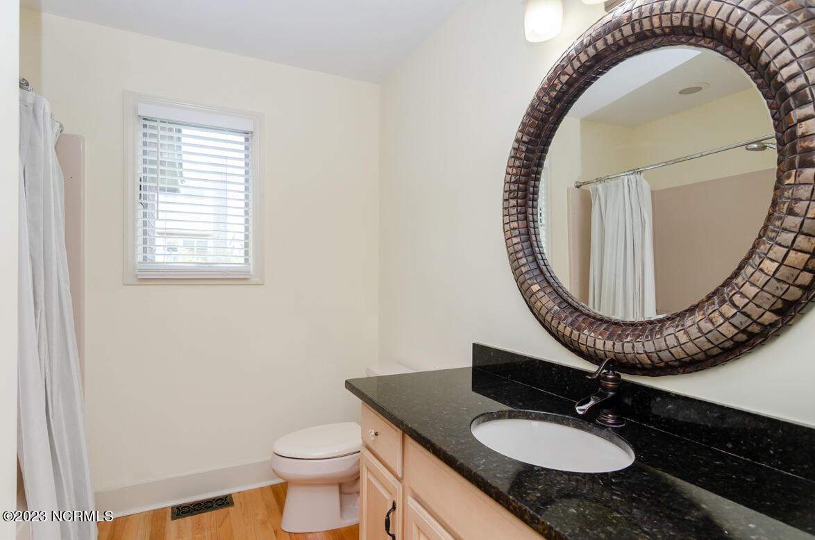 100568383 | Photo 29