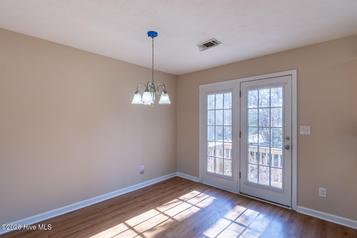 700 Keyes-MLS-10