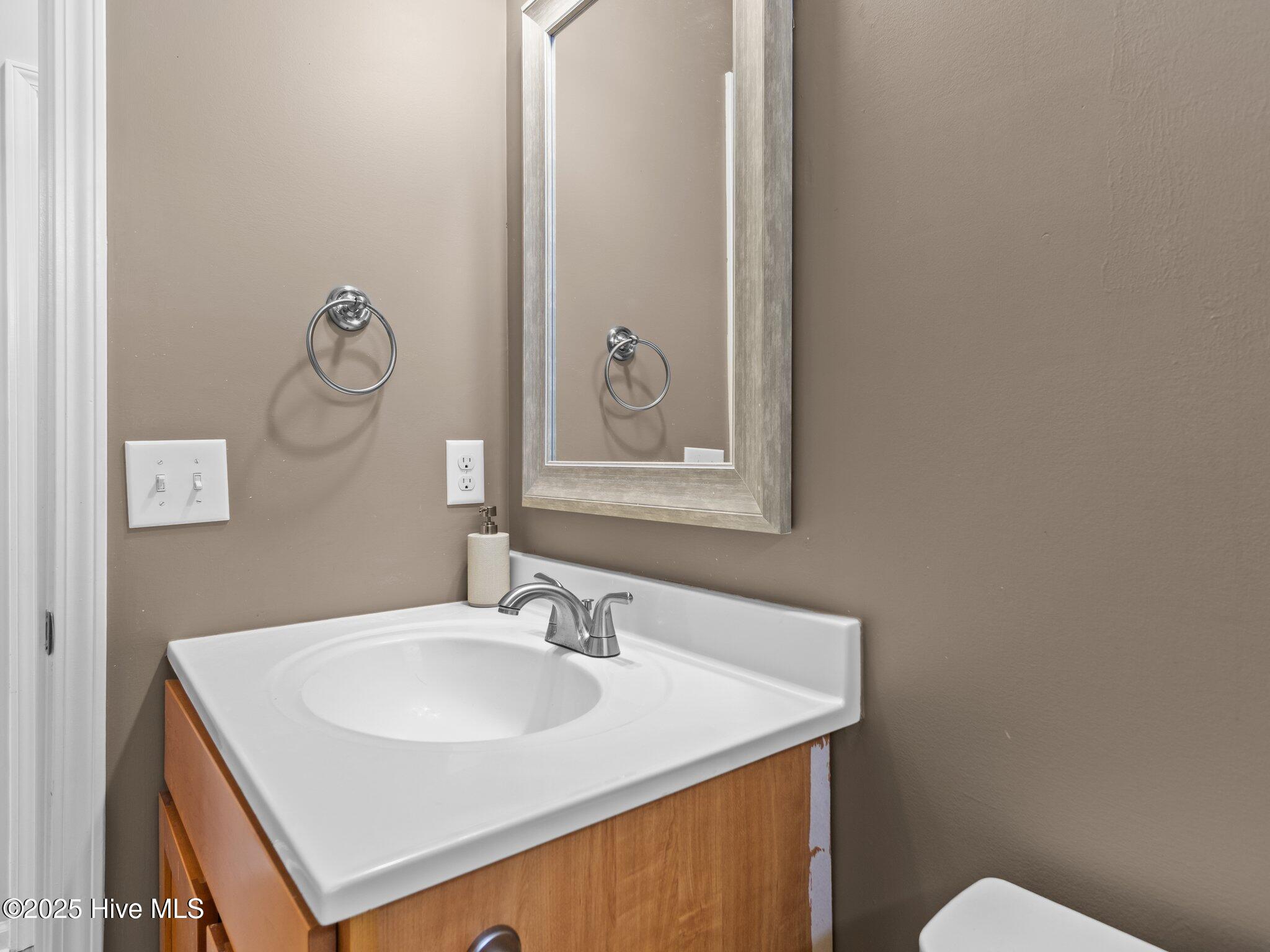 100561630 | Photo 30