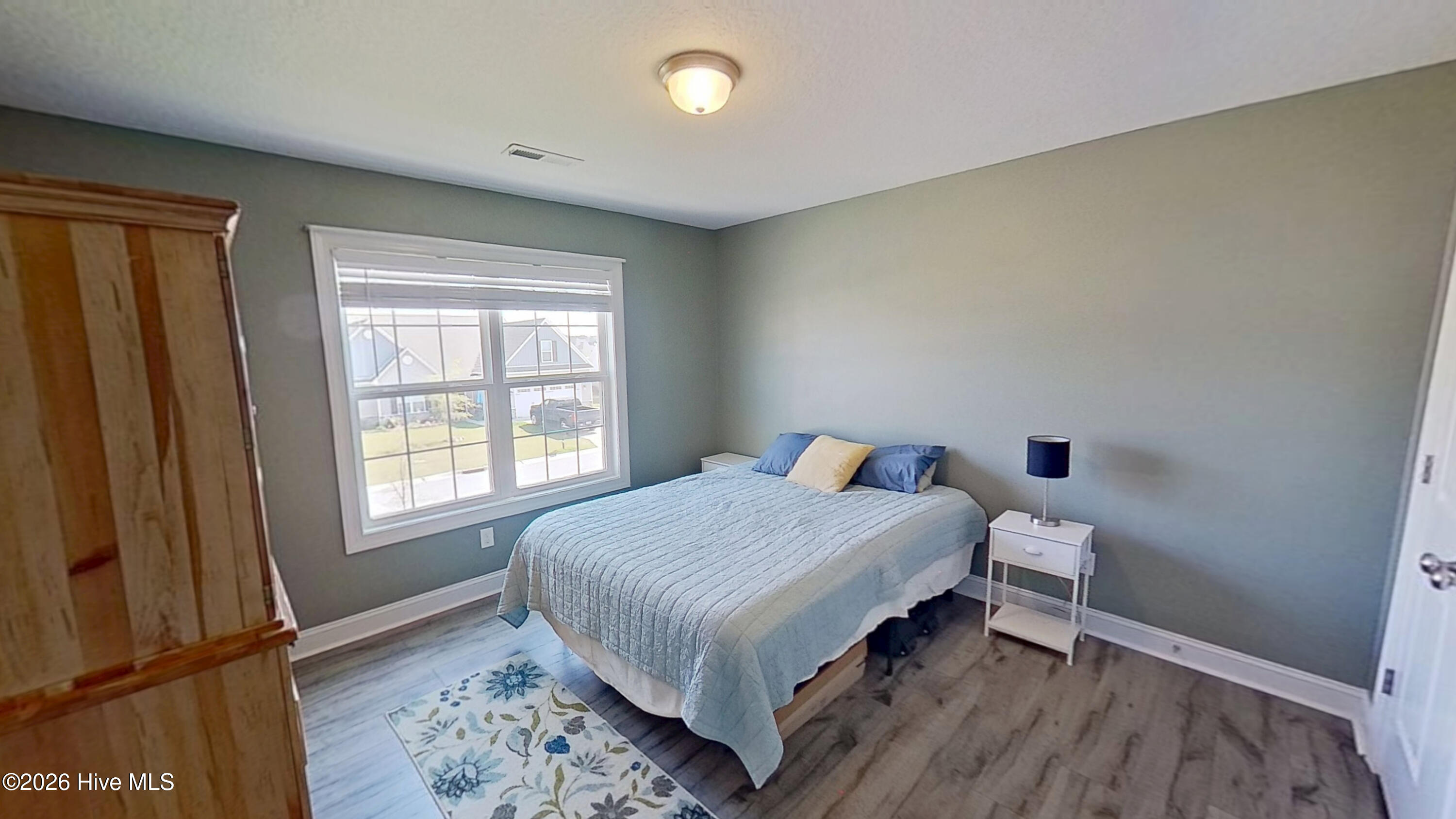 100566911 | Photo 25