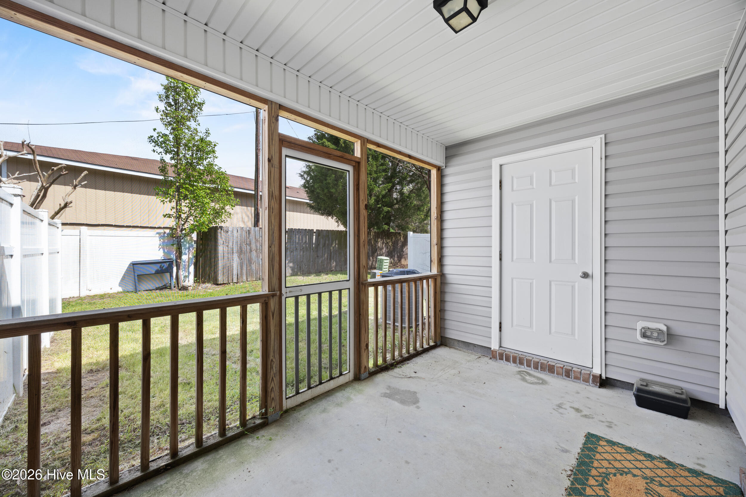 100552450 | Photo 26