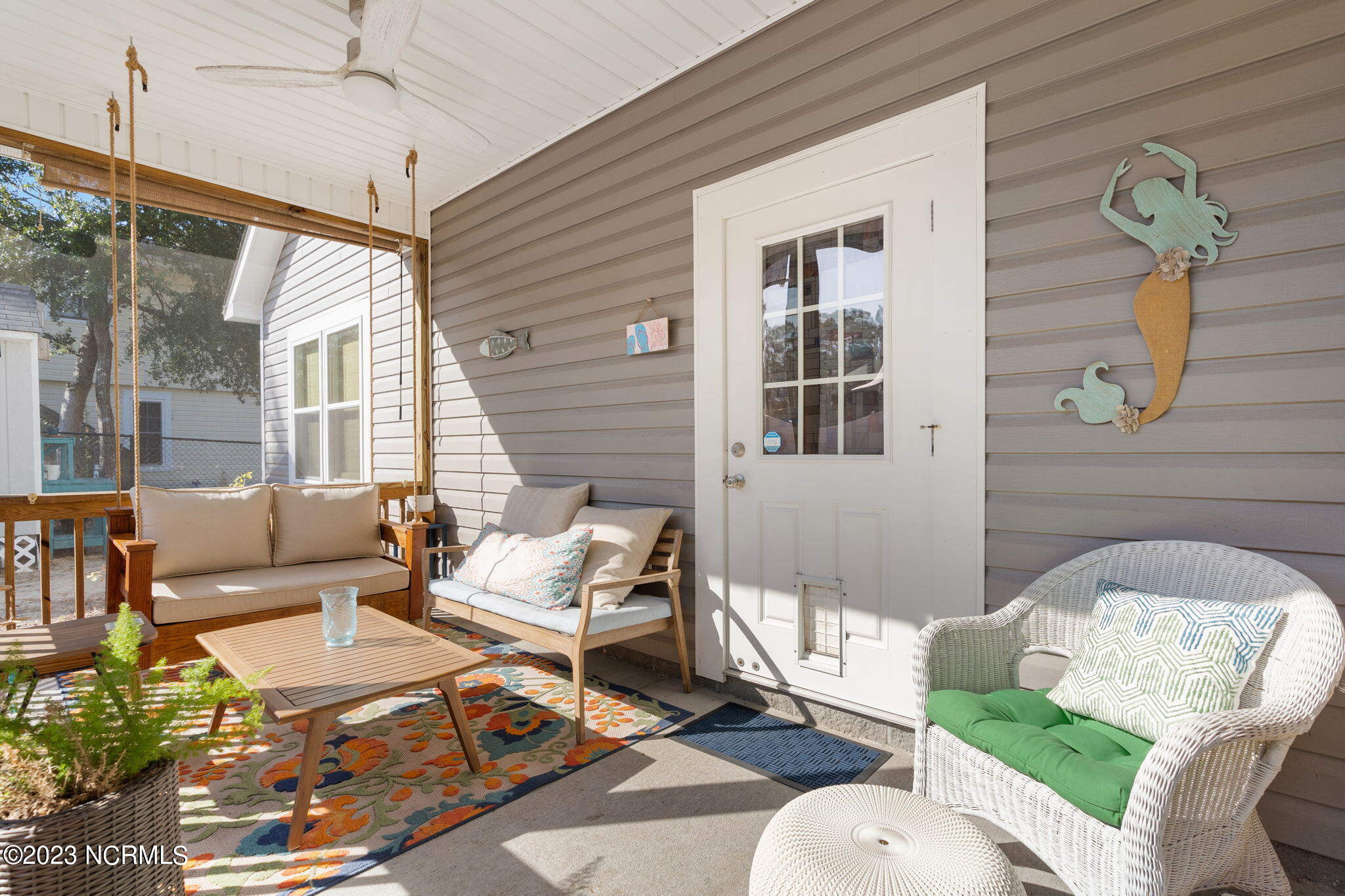 100568297 | Photo 26