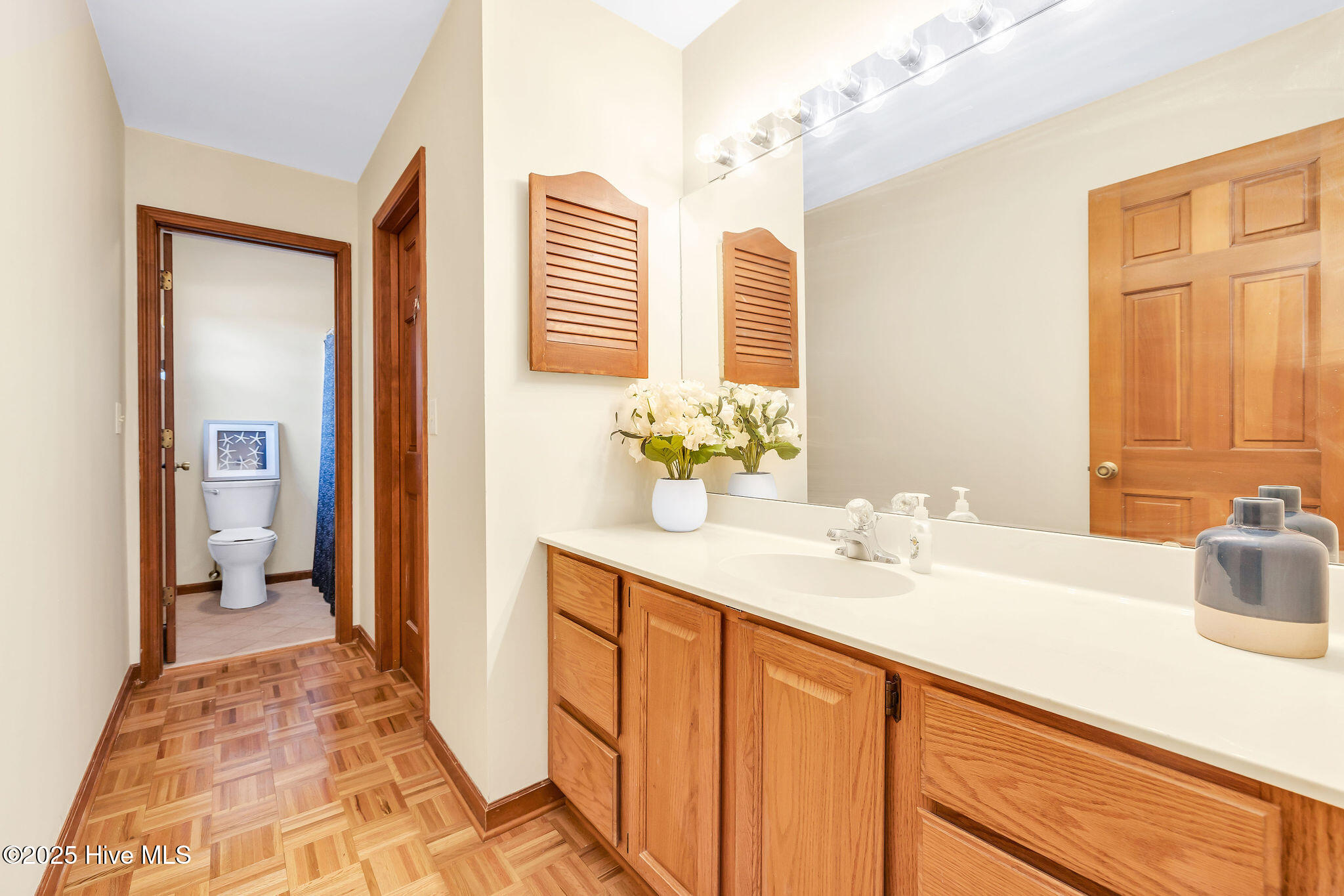 100541732 | Photo 35