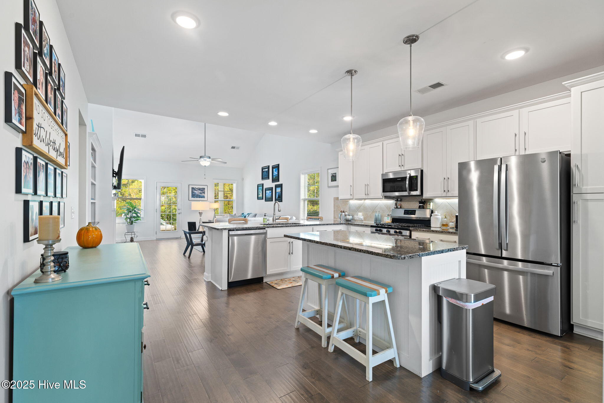 100541637 | Photo 13