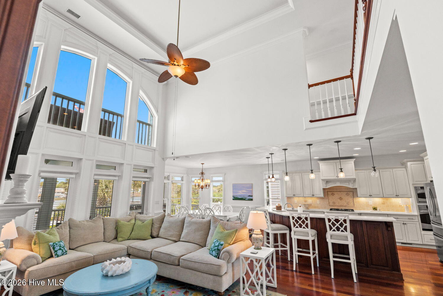 100566570 | Photo 24