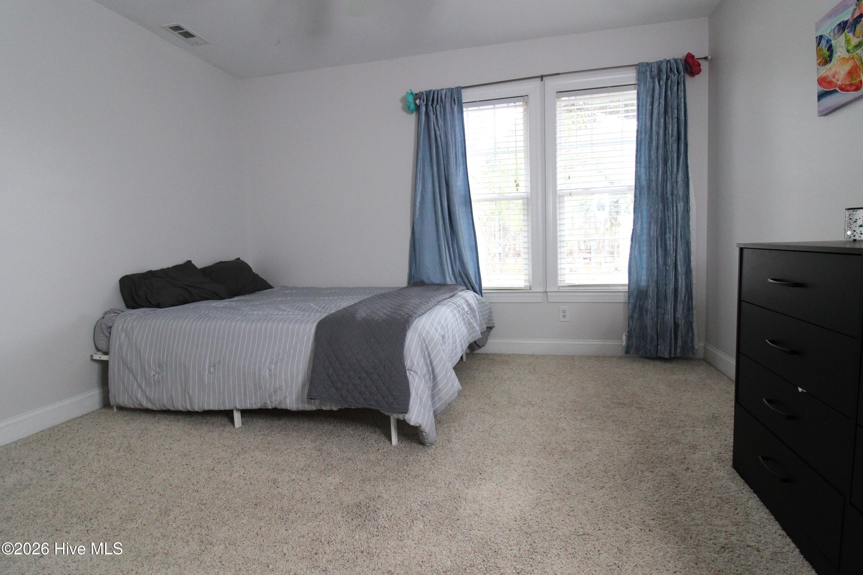 100538724 | Photo 33