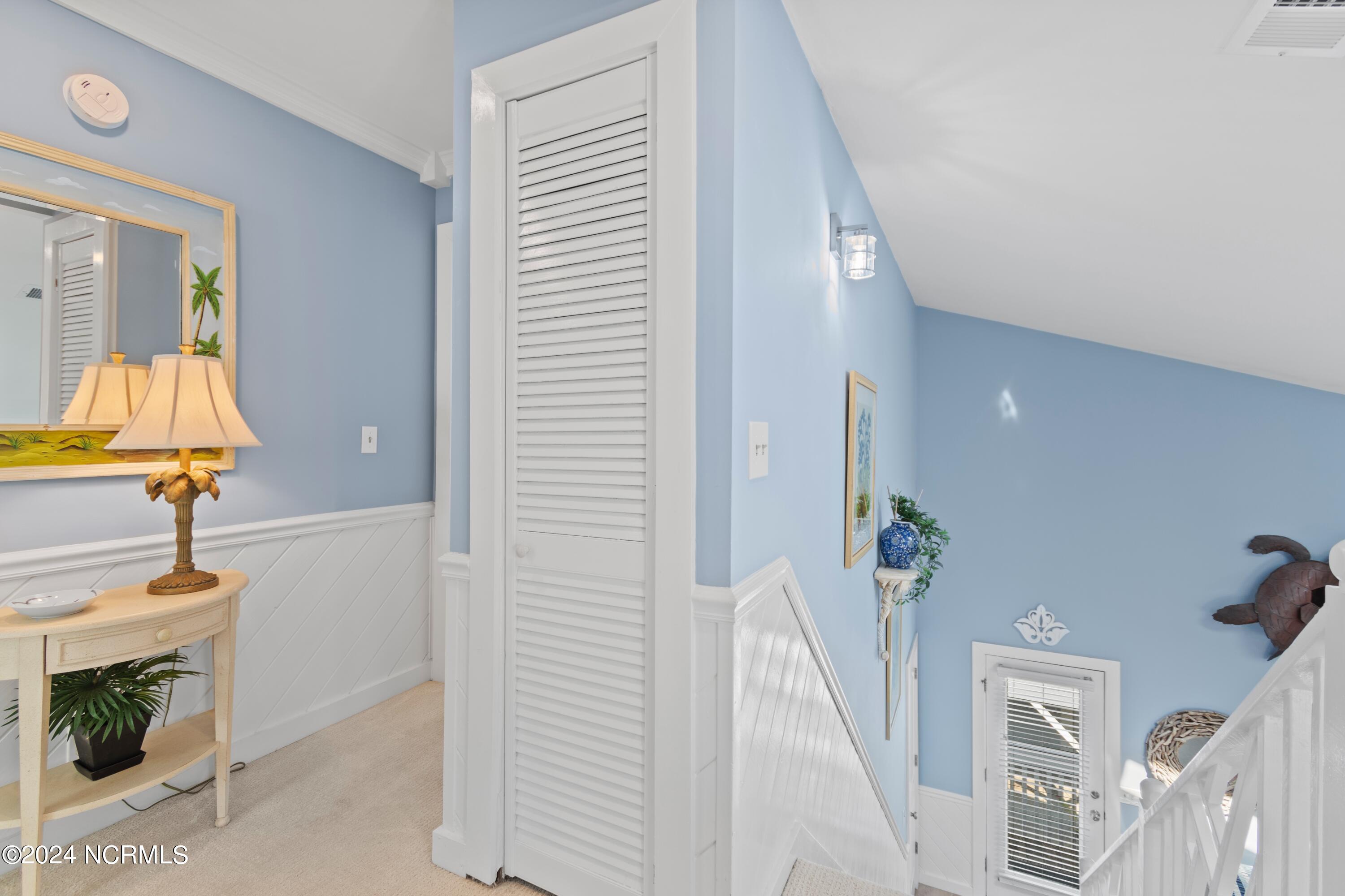 100566016 | Photo 33