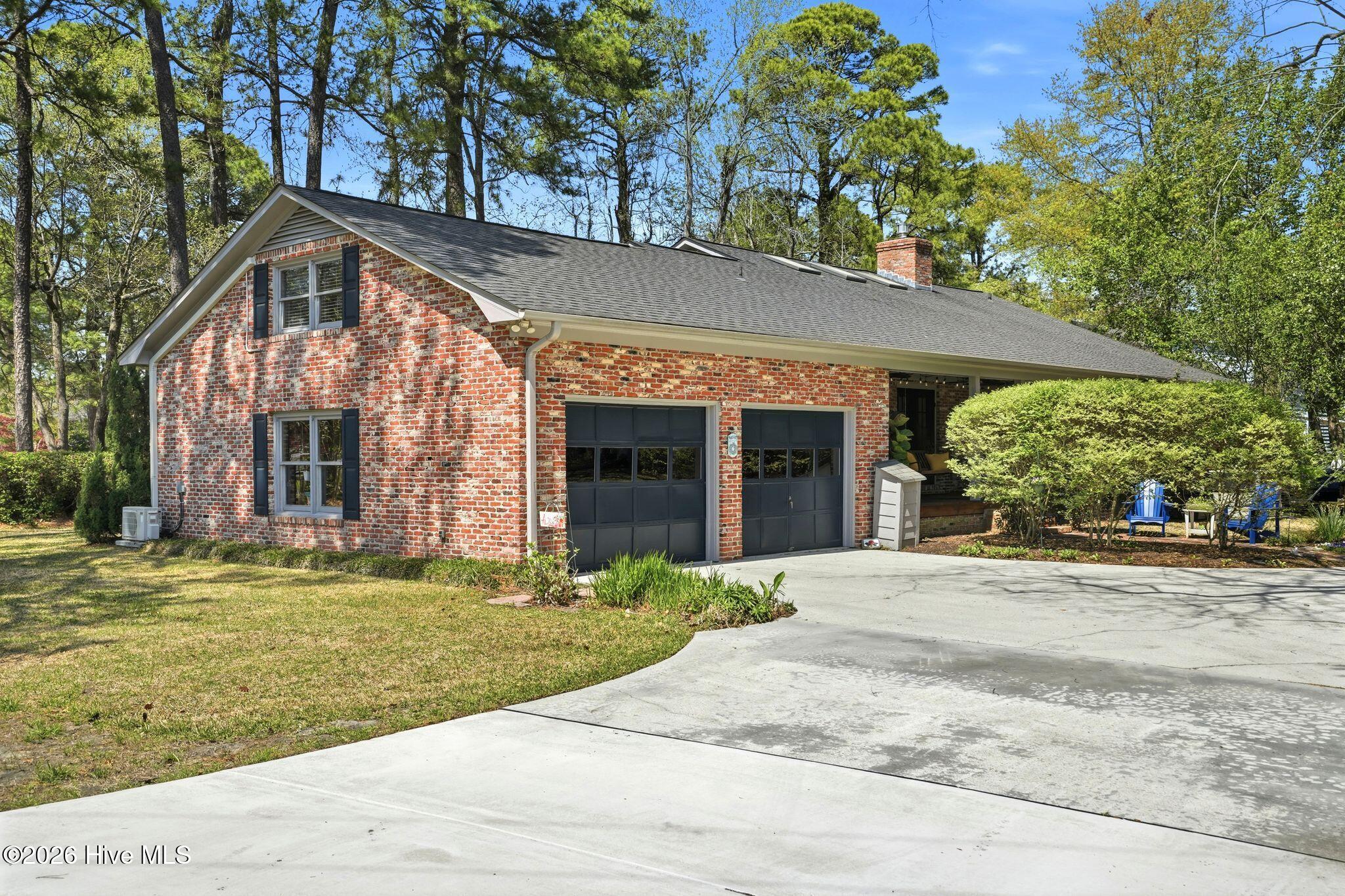 100563763 | Photo 61