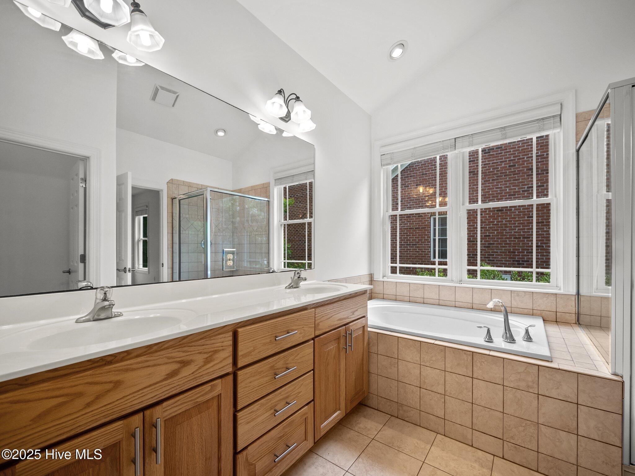 100536382 | Photo 31