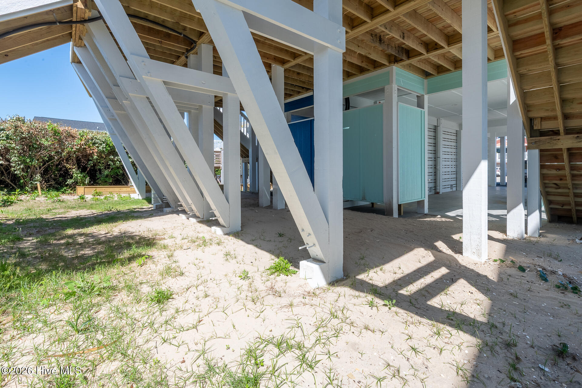 100568096 | Photo 20