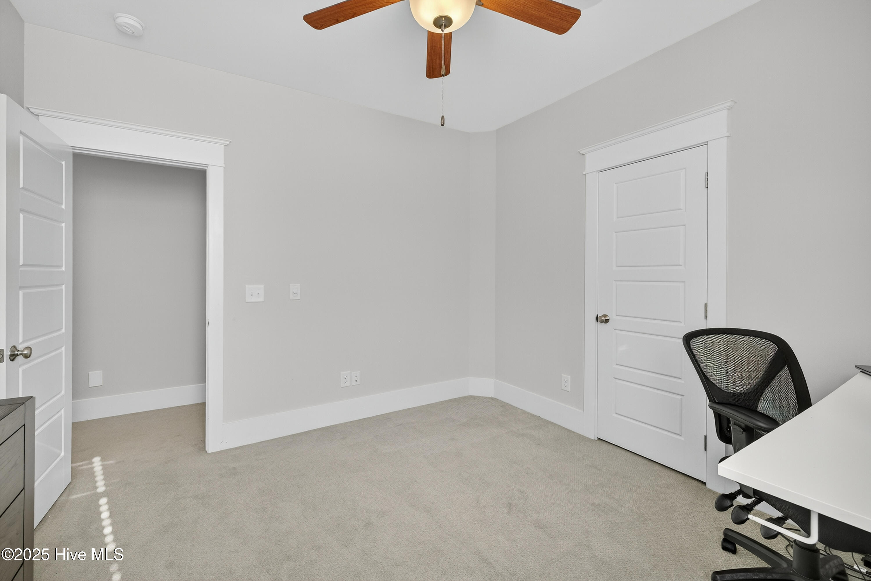 100540063 | Photo 40