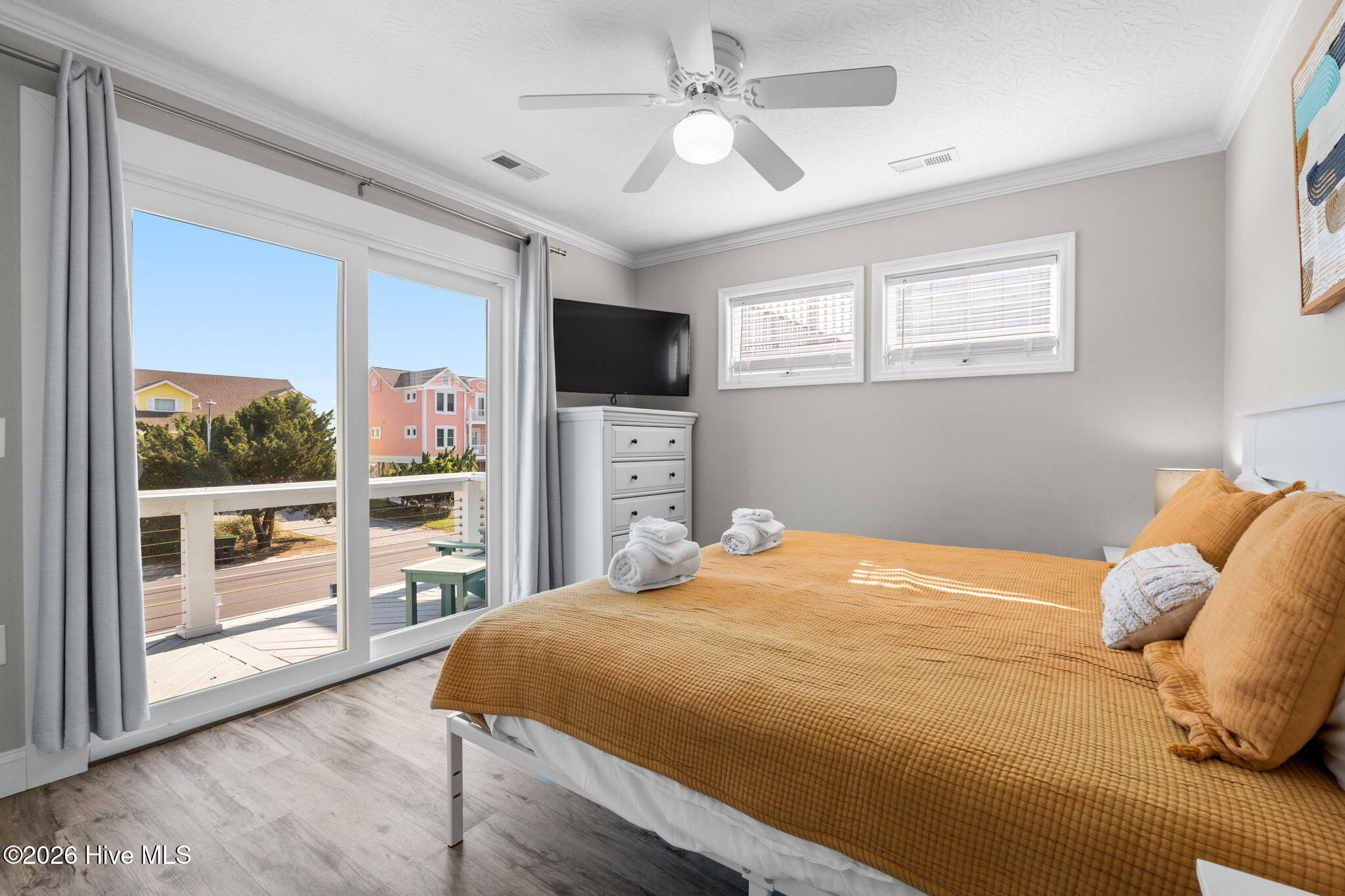 100568458 | Photo 39