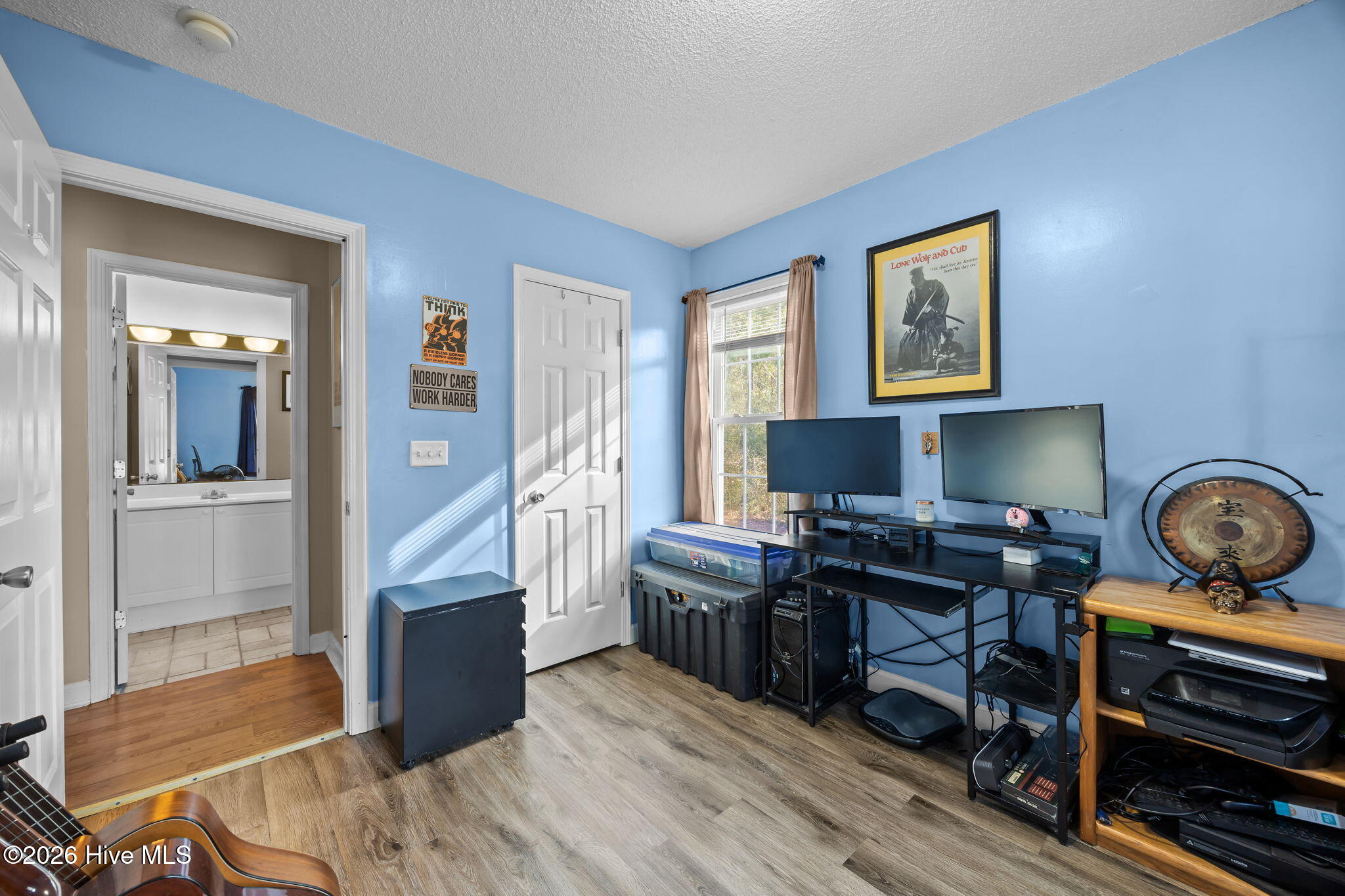 100550840 | Photo 36