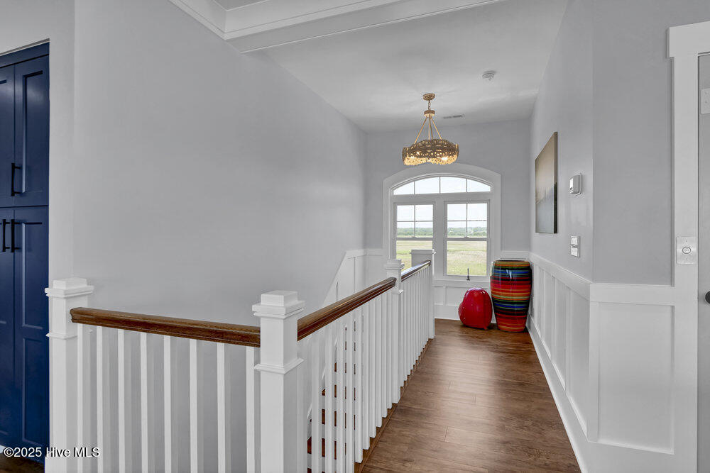 100509330 | Photo 10