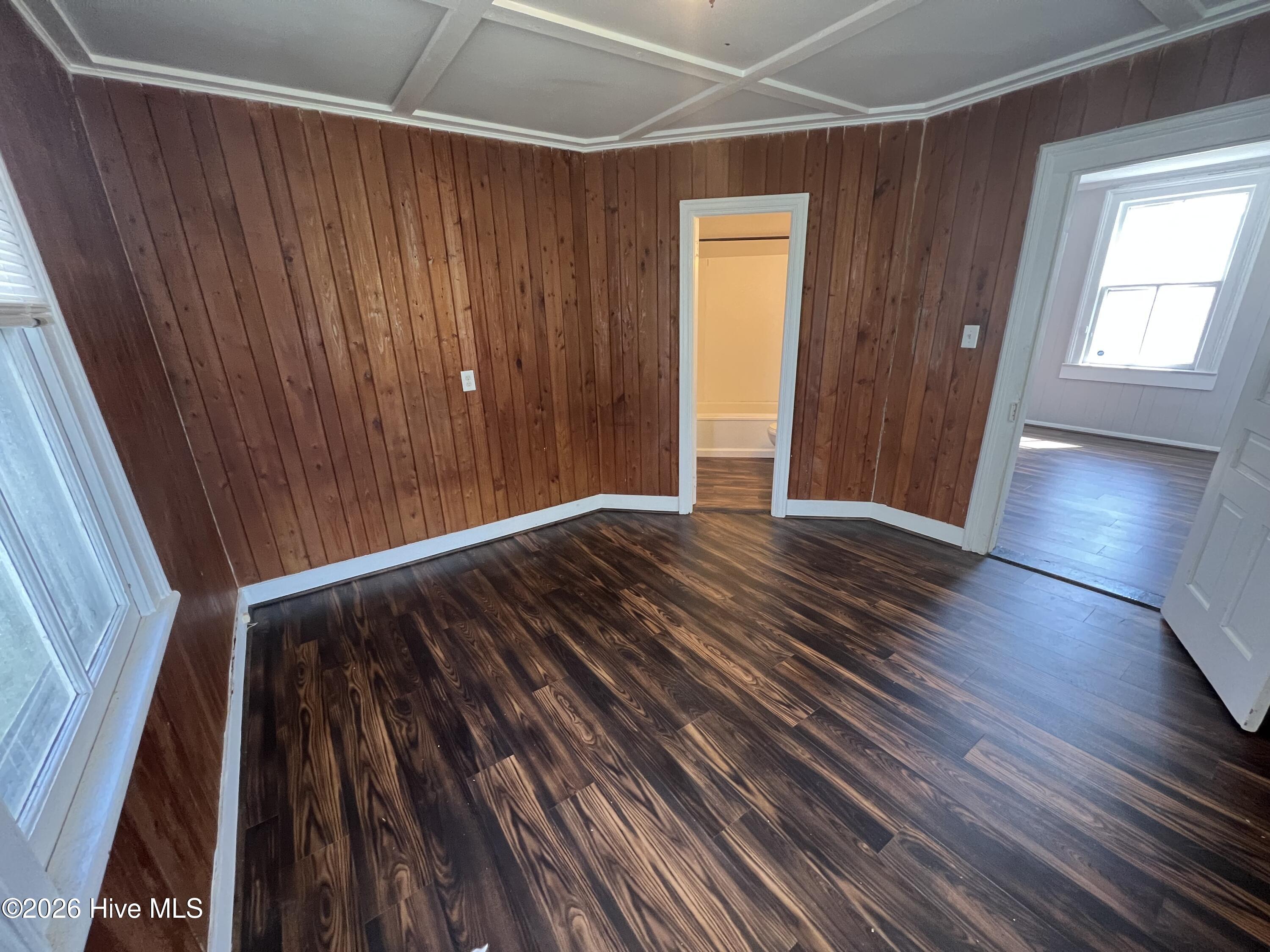 100554862 | Photo 15