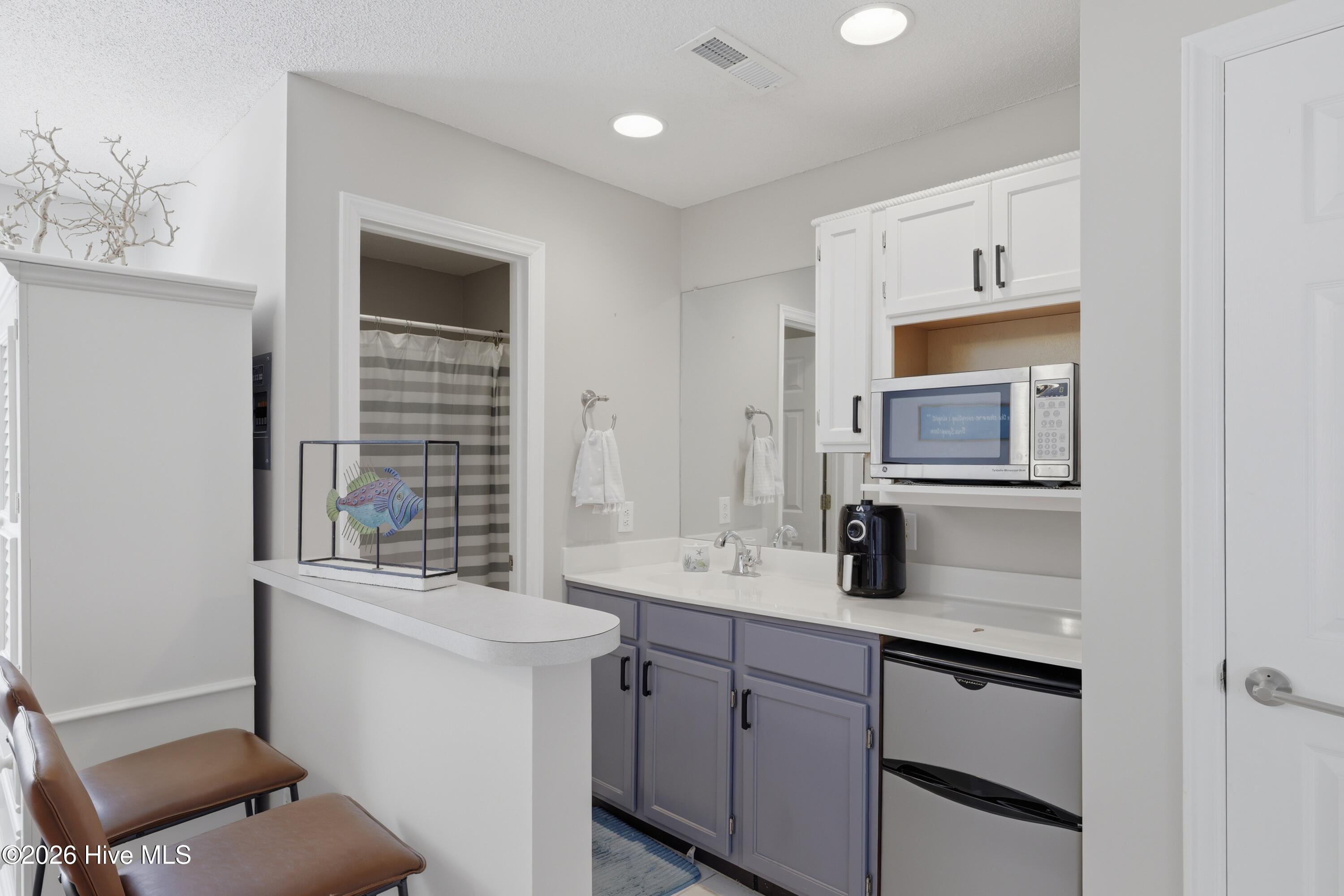 100561608 | Photo 26