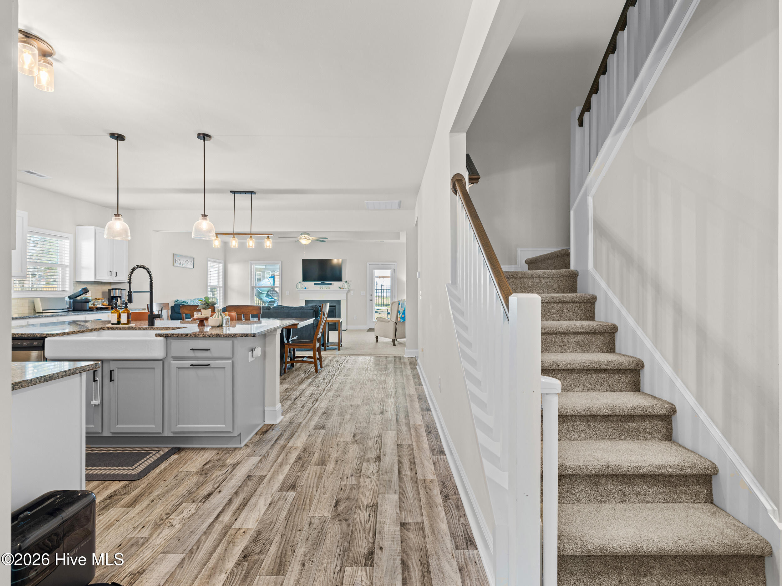 100565919 | Photo 12