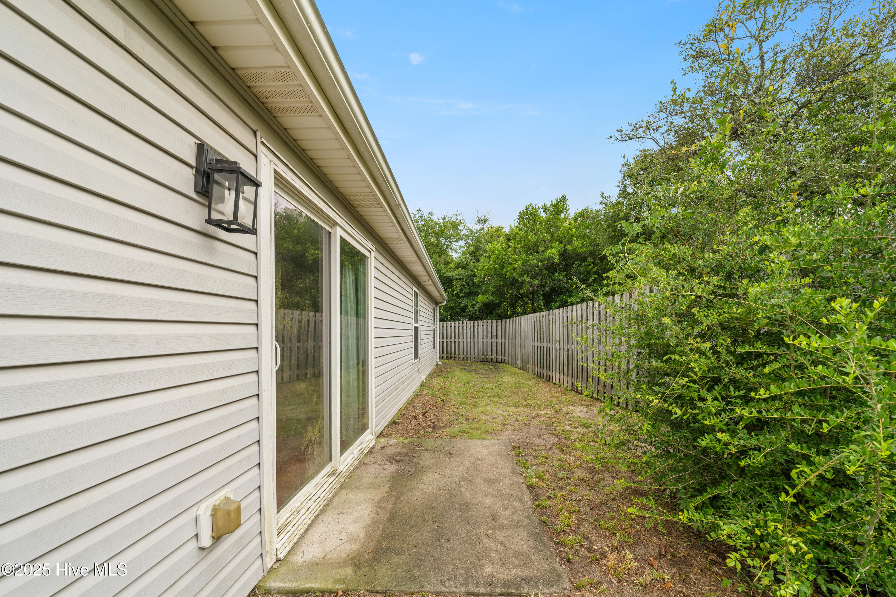 100521193 | Photo 20