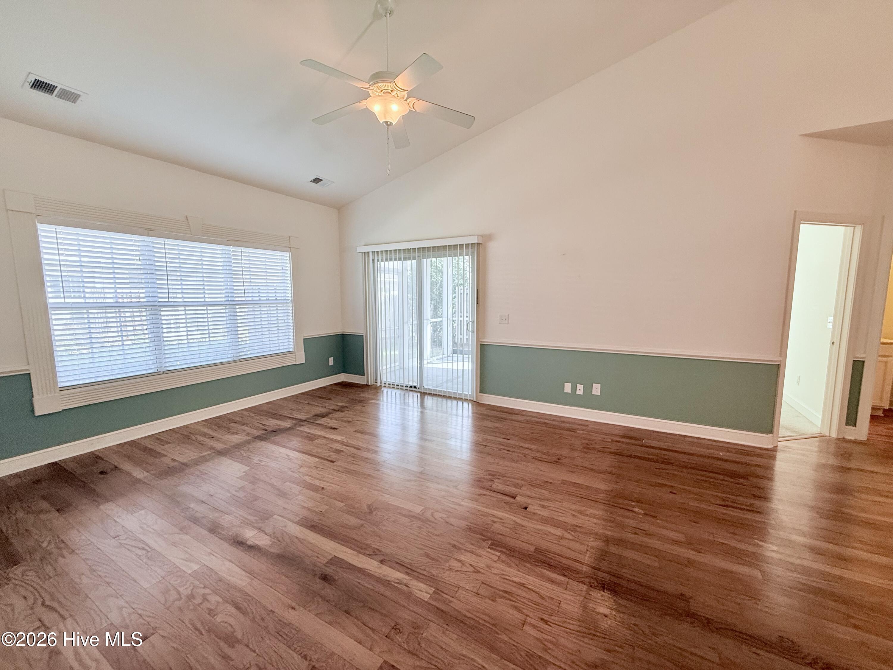 100564897 | Photo 37