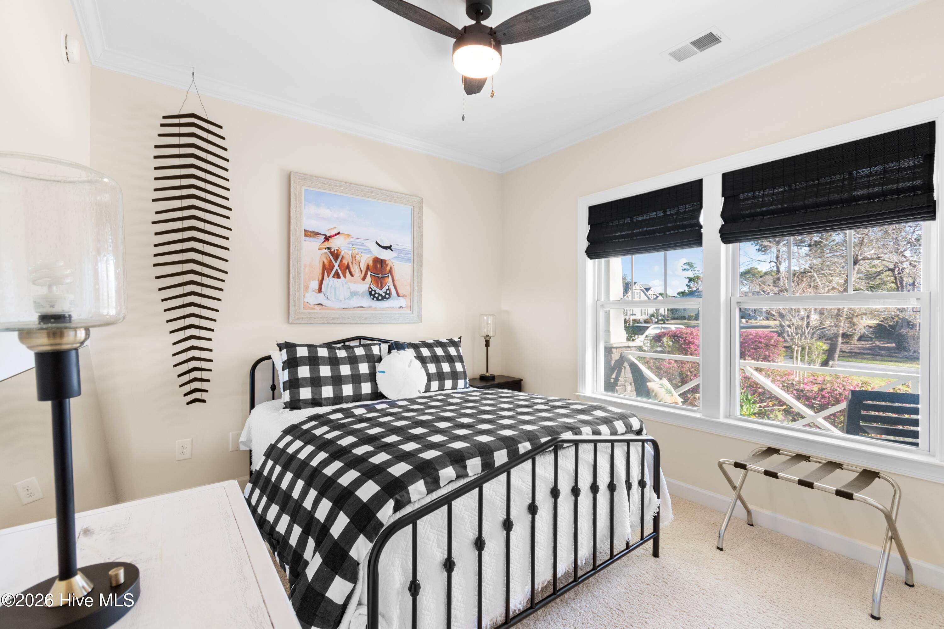 100561592 | Photo 35