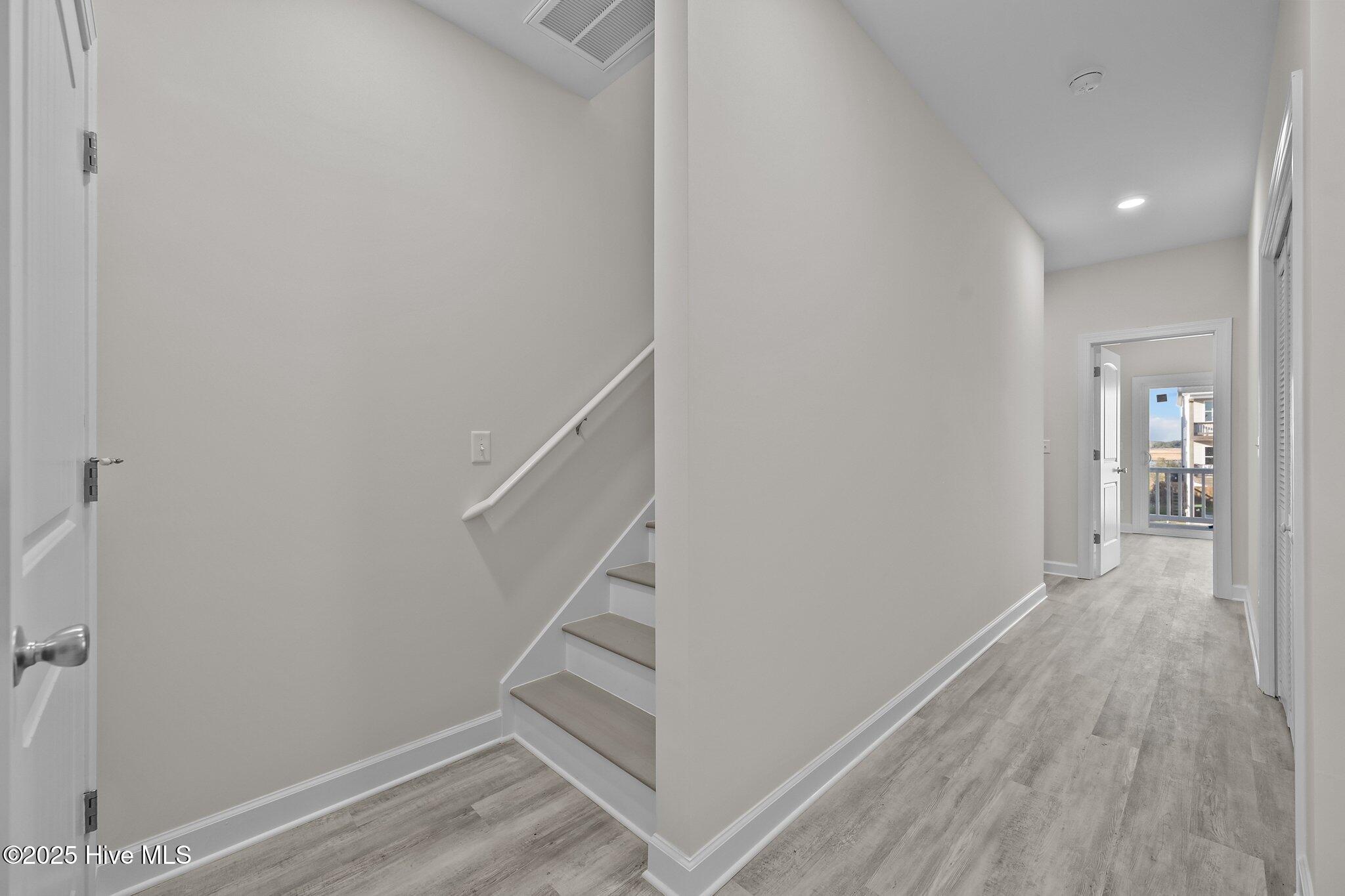 100519991 | Photo 11