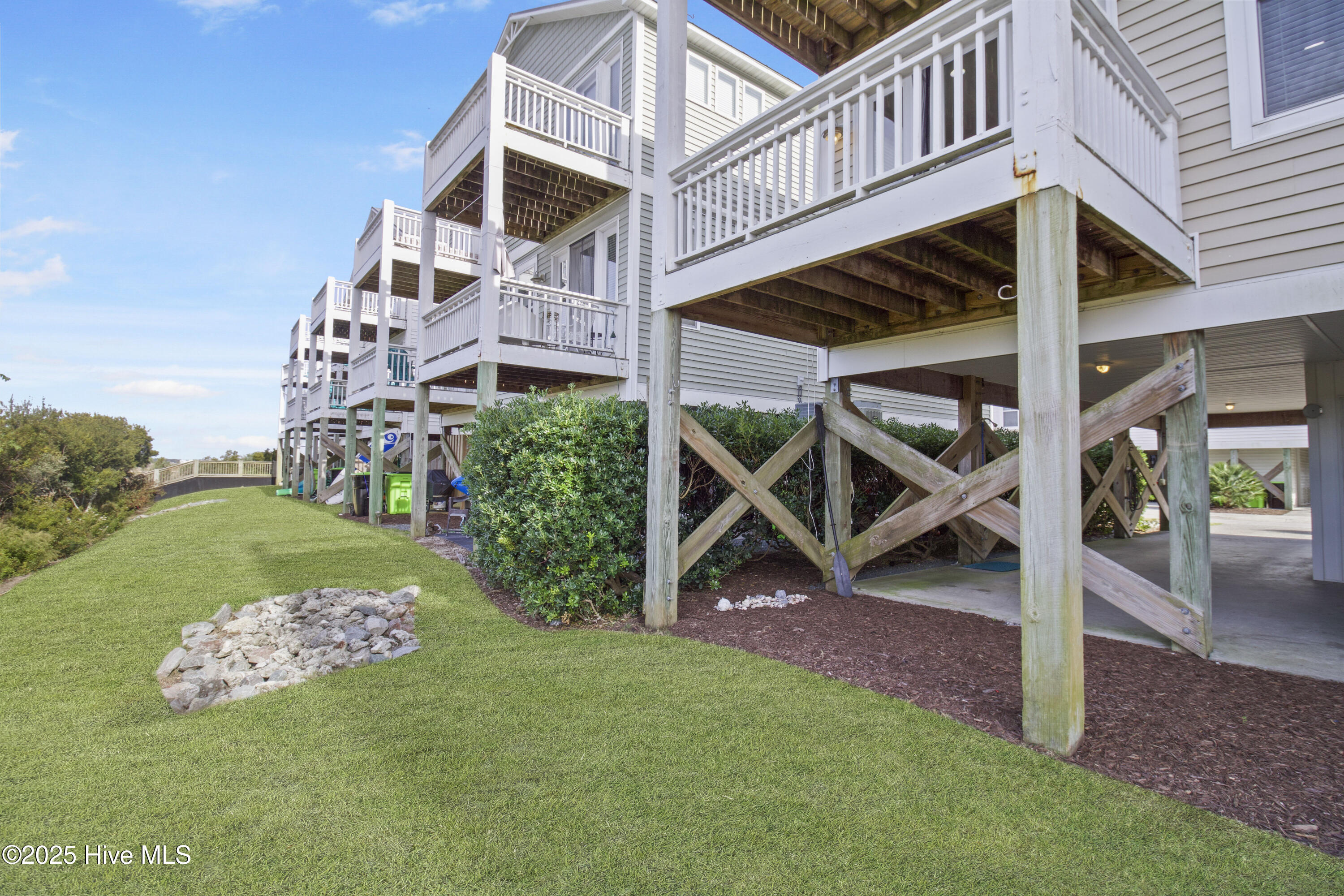 100541594 | Photo 34