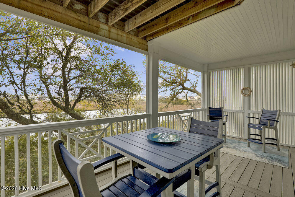 100562970 | Photo 22