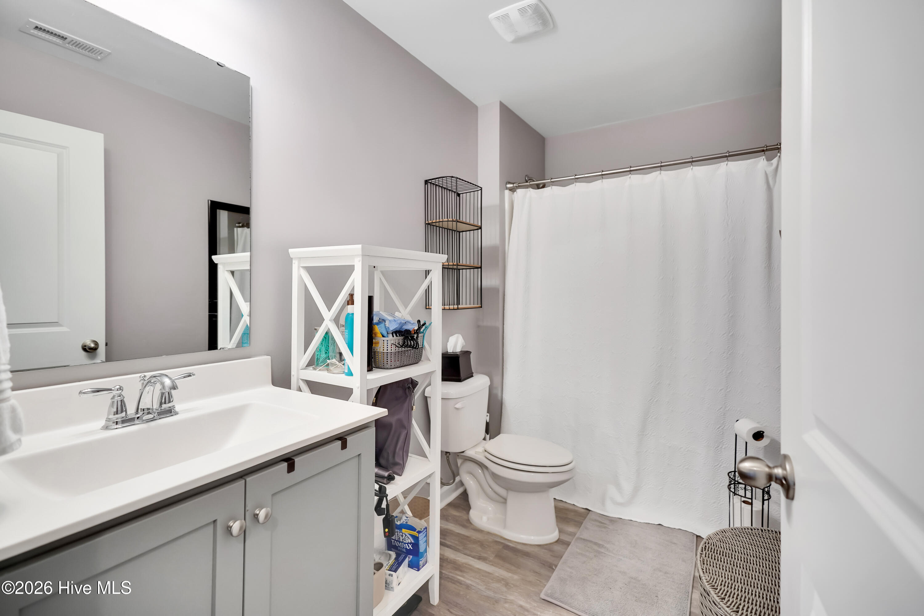 100548211 | Photo 19