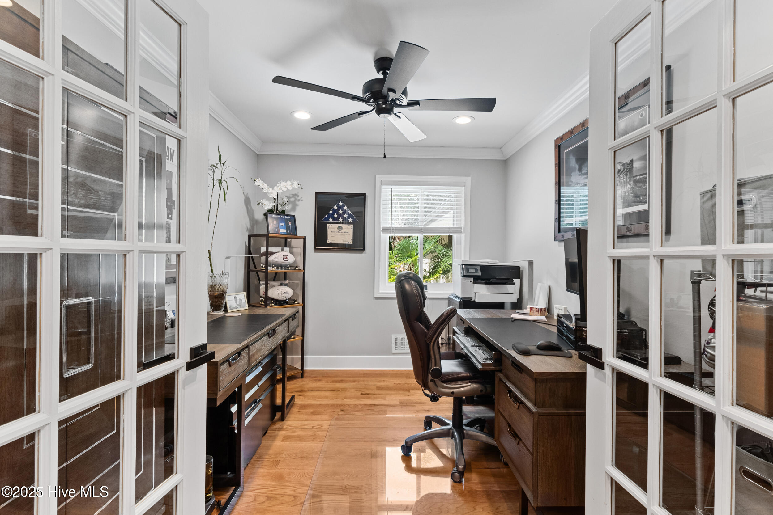 100561677 | Photo 50