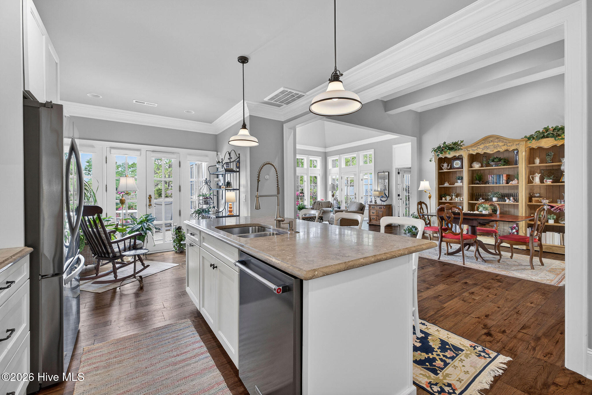 100565960 | Photo 27