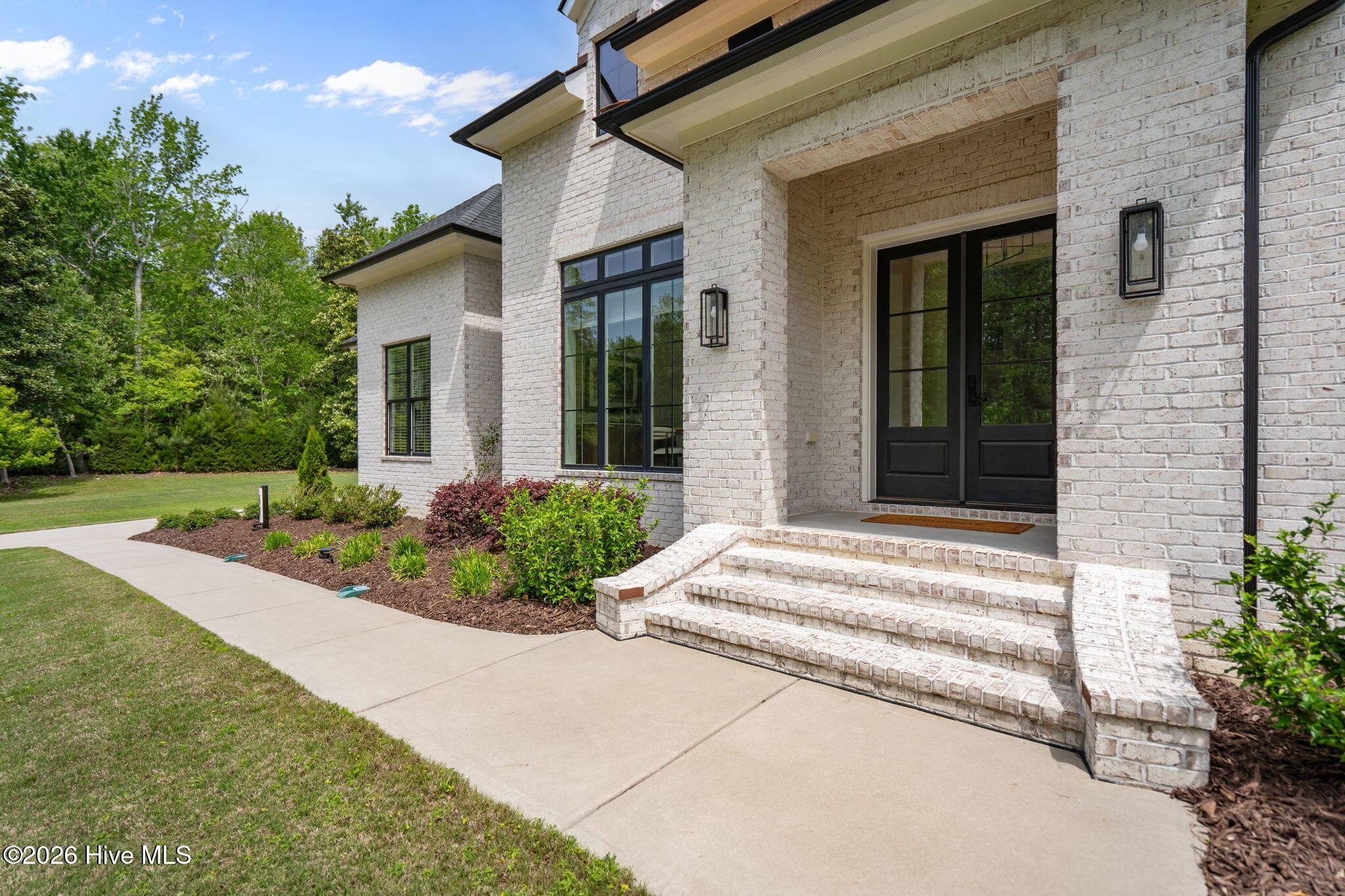 100566934 | Photo 68