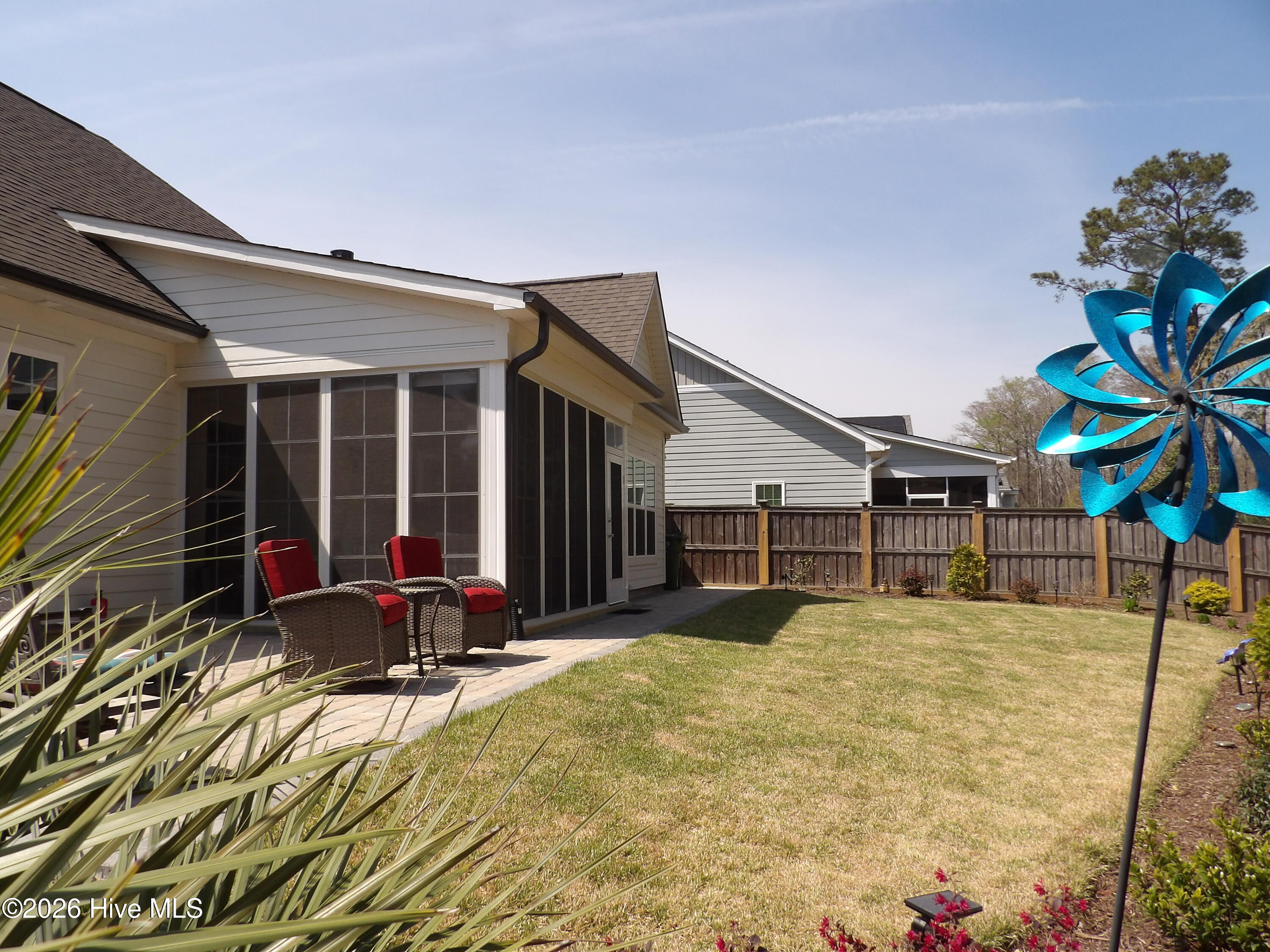 100561891 | Photo 54