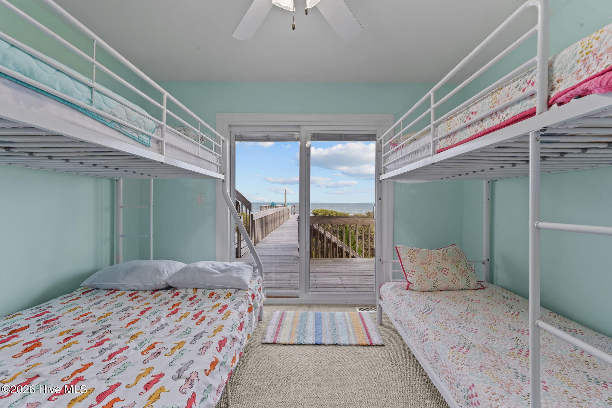 100567525 | Photo 35