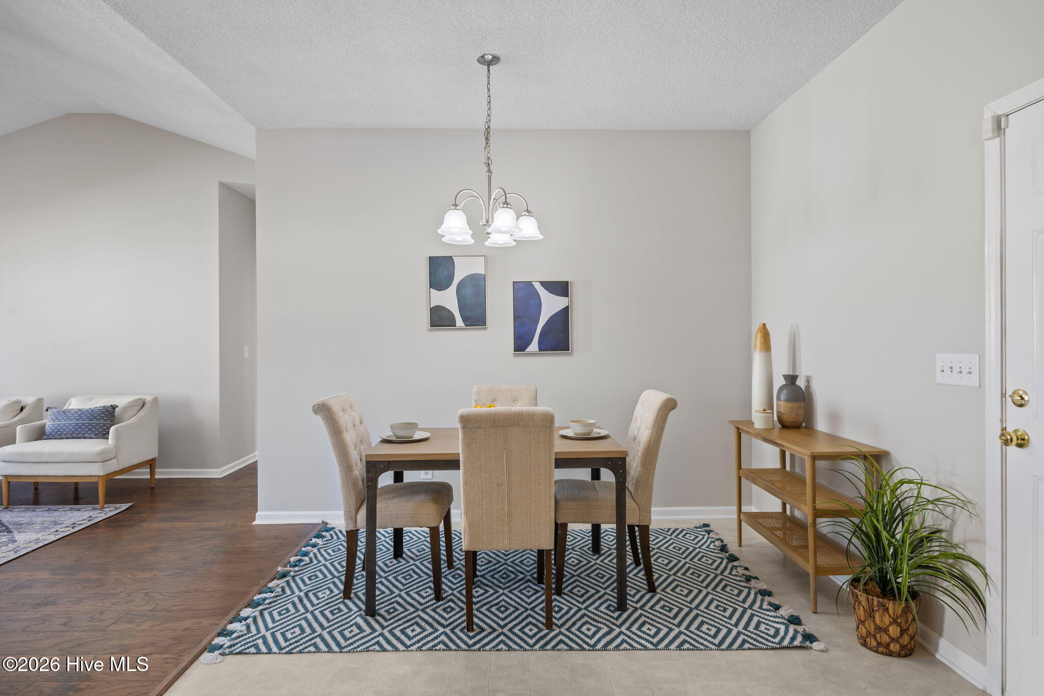 100557931 | Photo 10