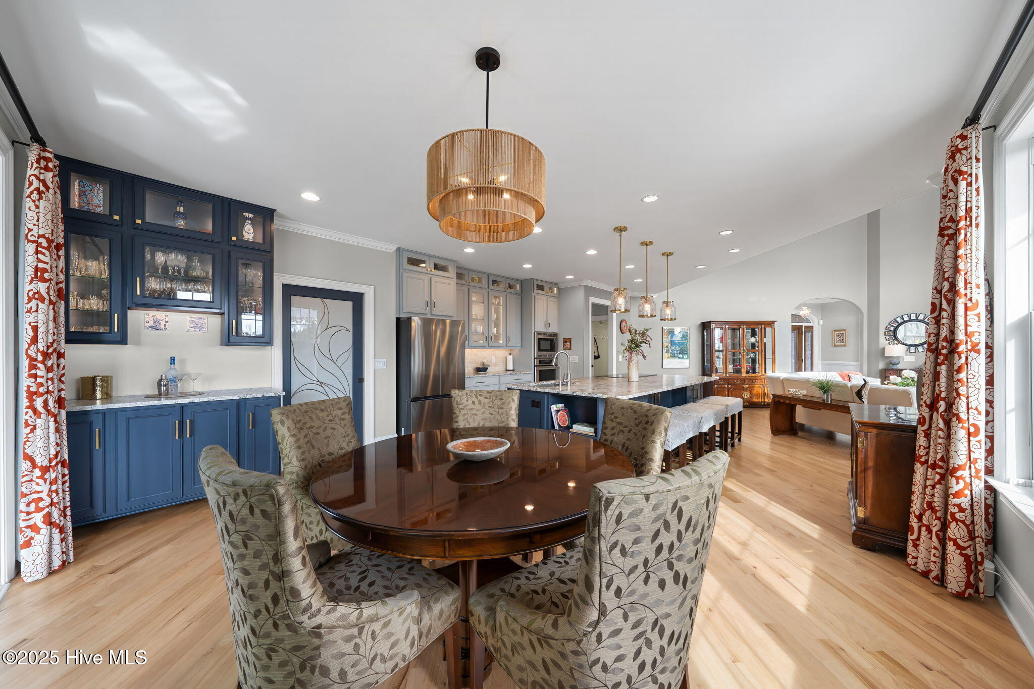 100544684 | Photo 17