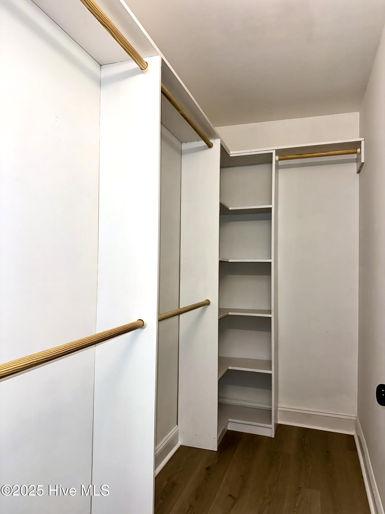 100518451 | Photo 17