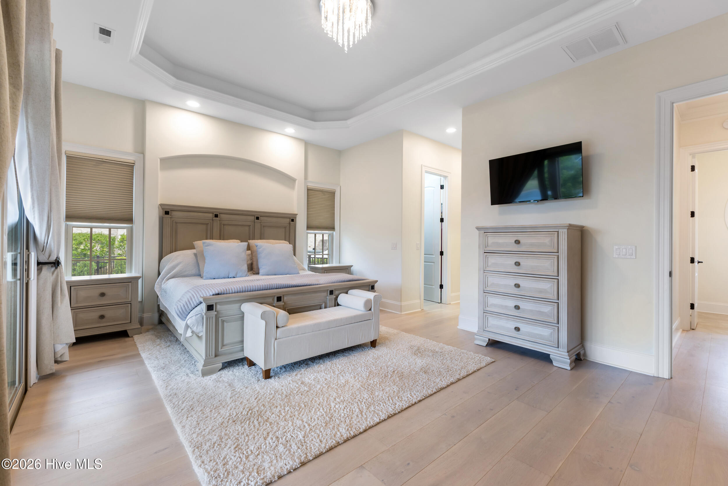 100567857 | Photo 19