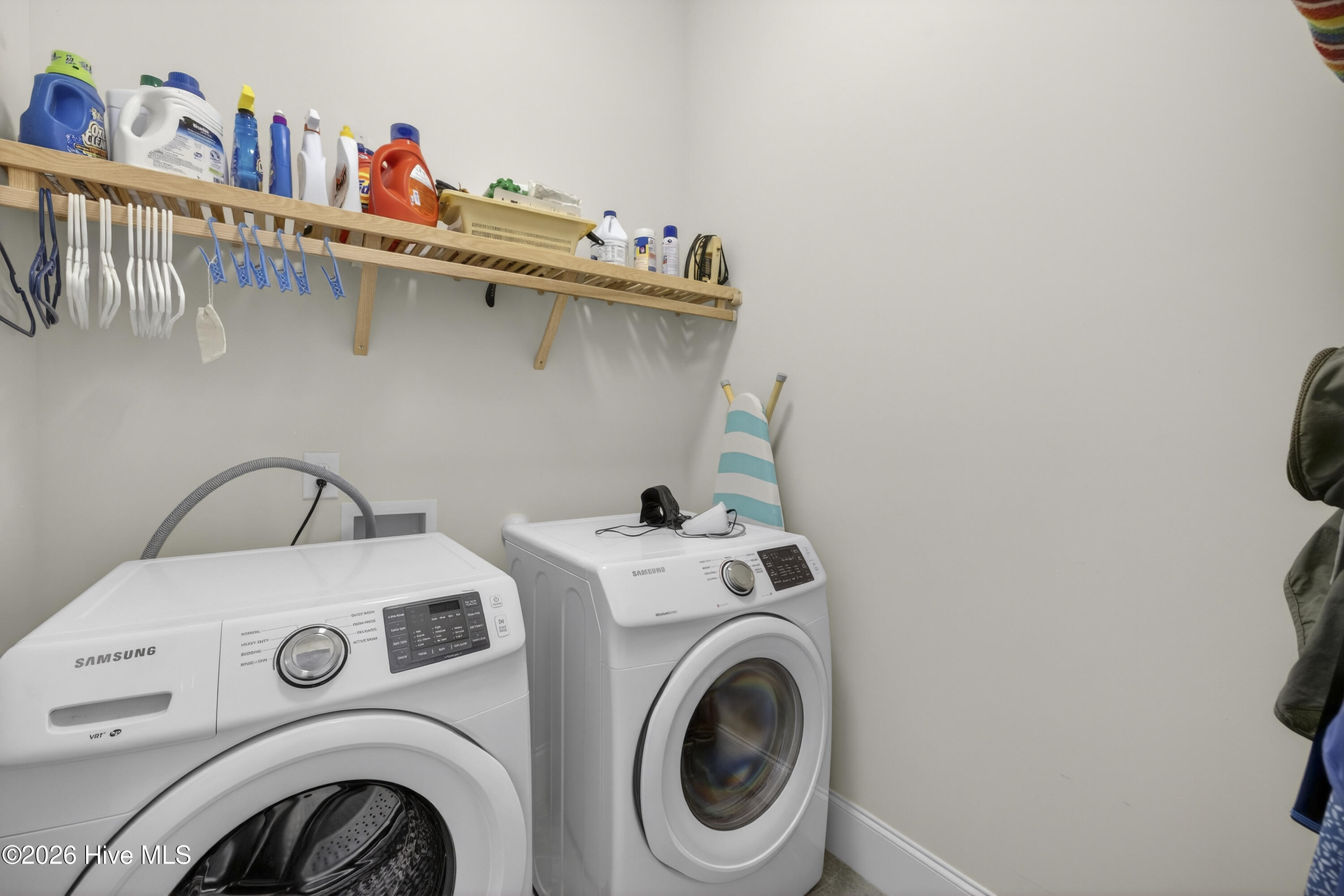 100558157 | Photo 35