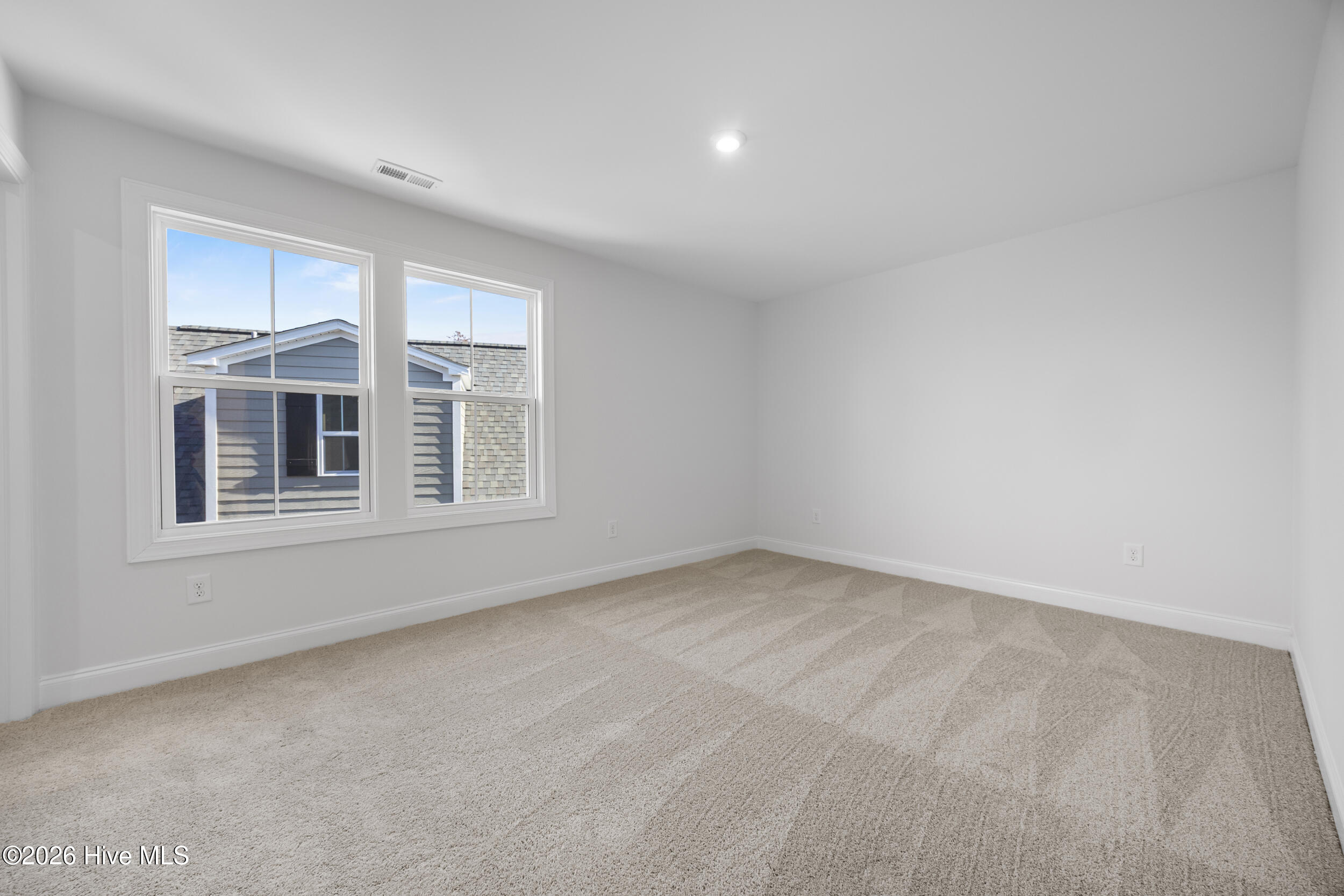 100527051 | Photo 44