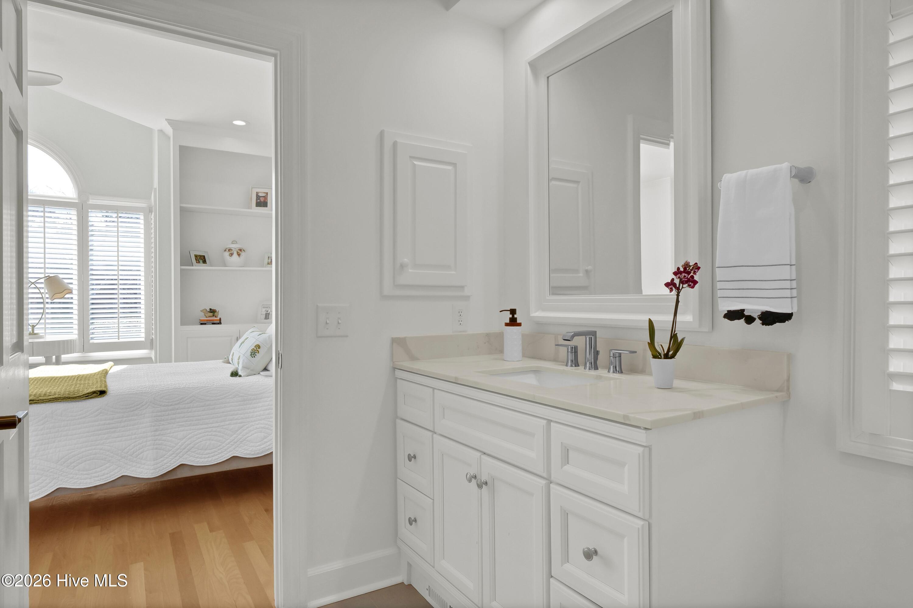 100552797 | Photo 33