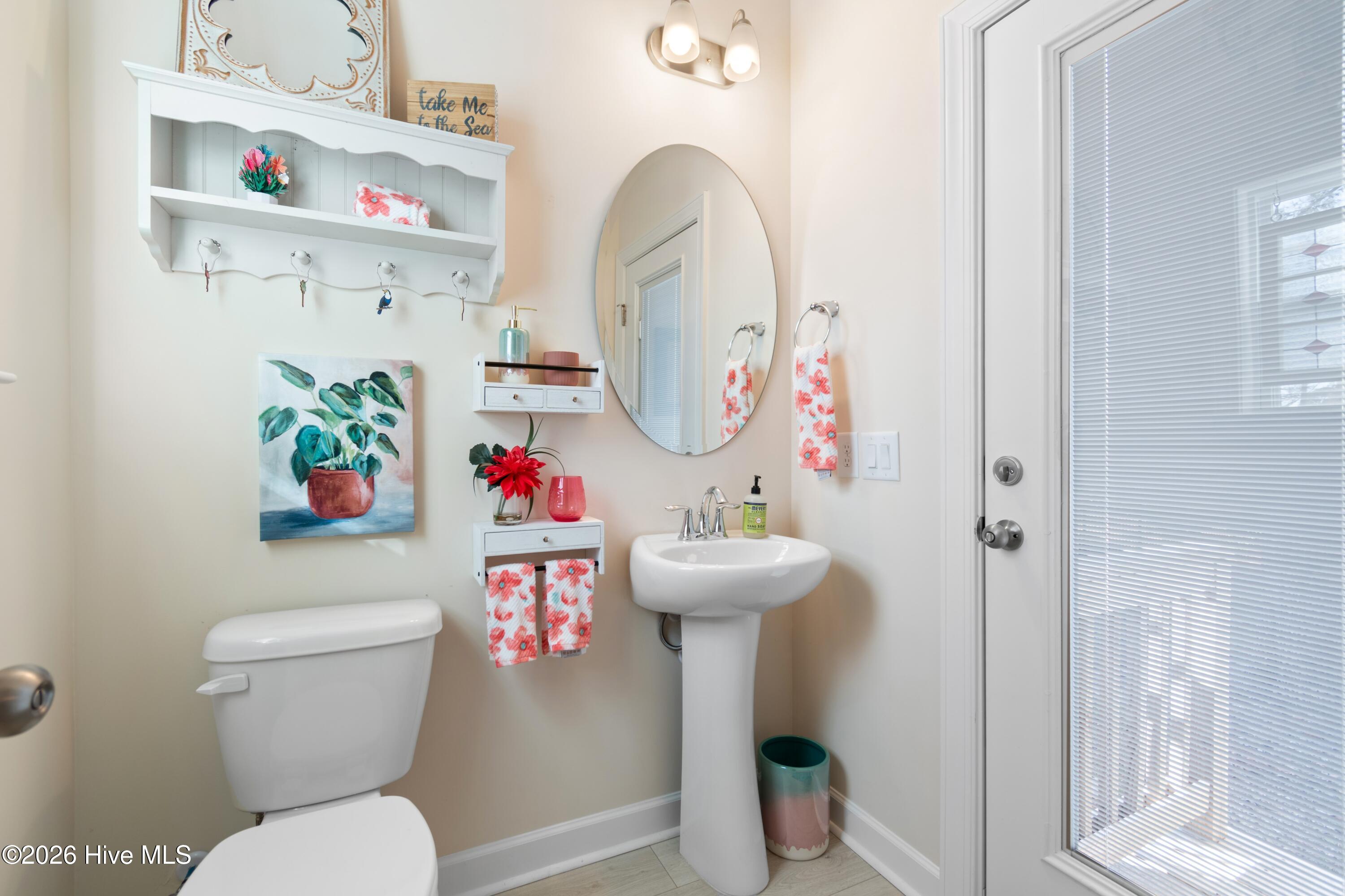 100561592 | Photo 28