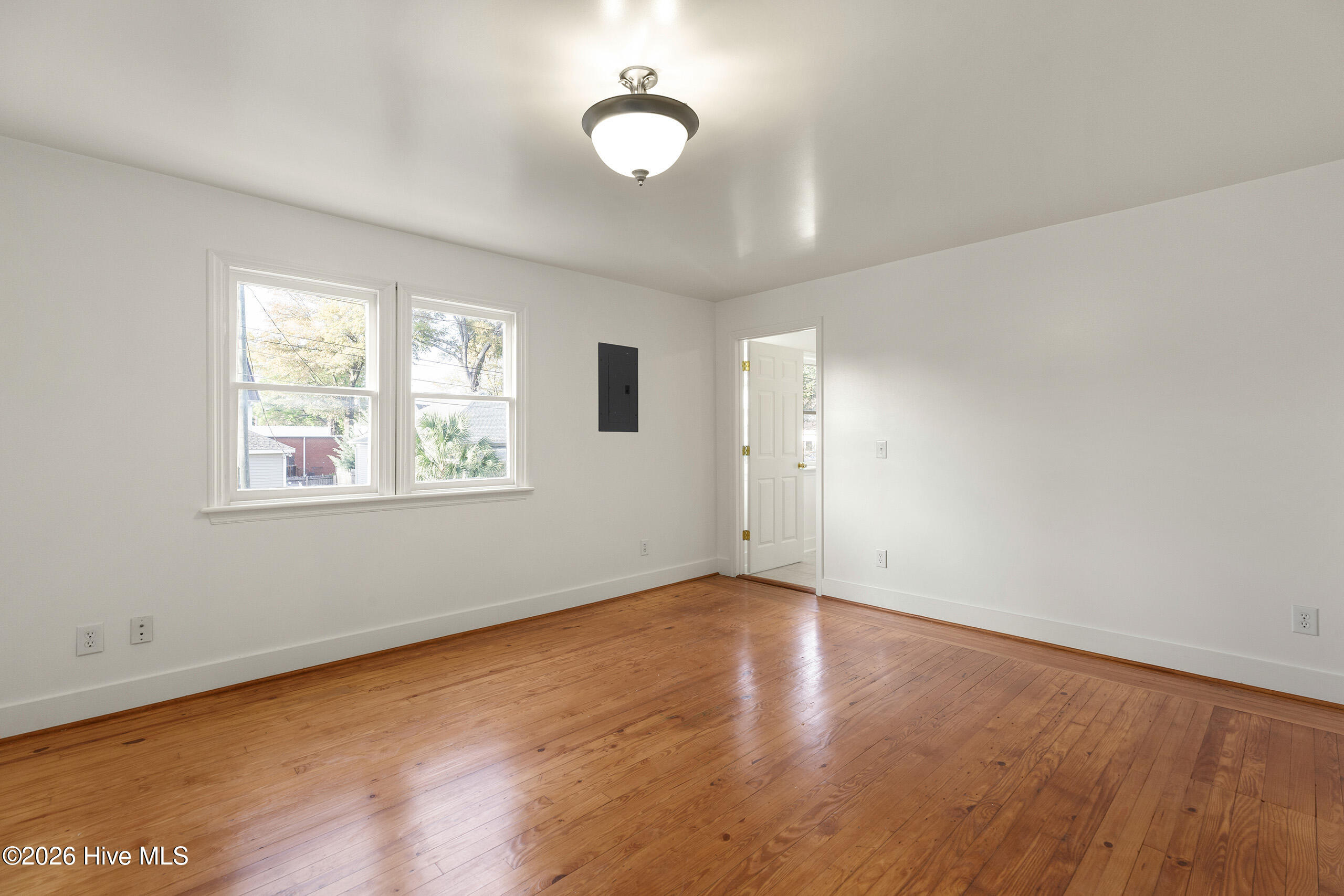 100563959 | Photo 19