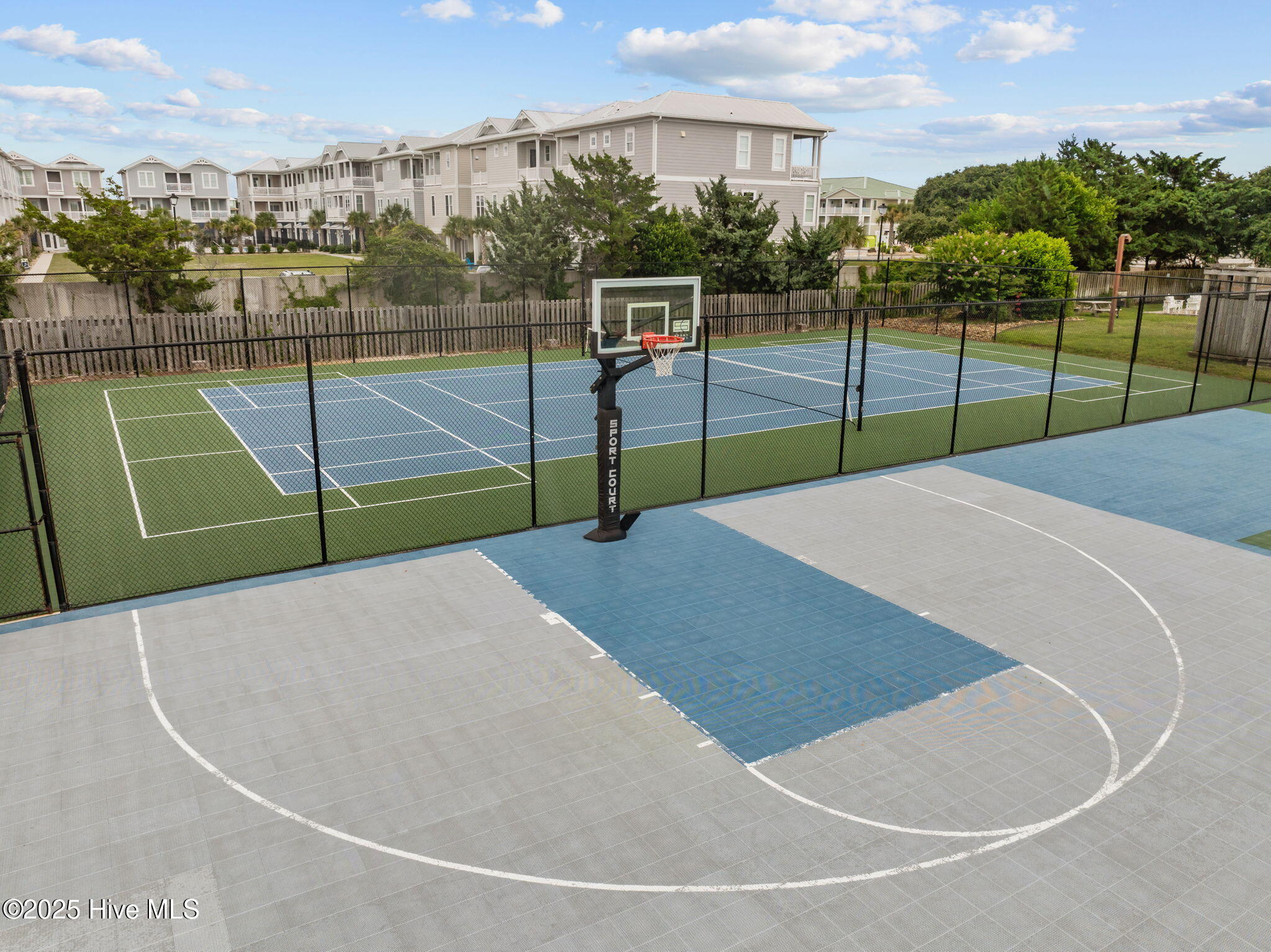 100520970 | Photo 41