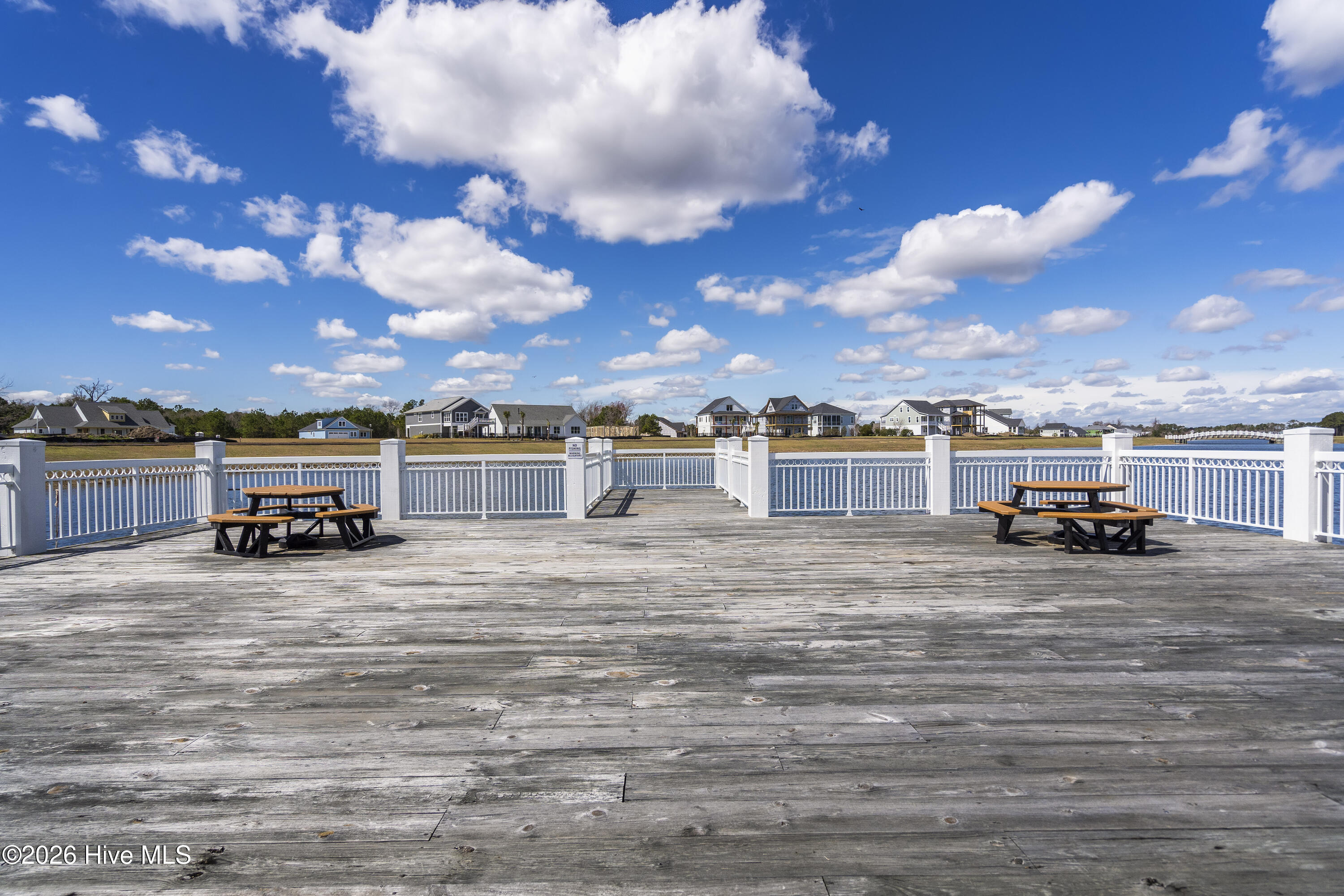 100568018 | Photo 88