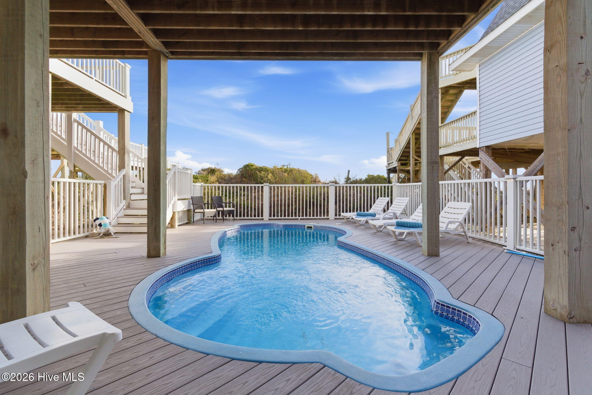 100555473 | Photo 54