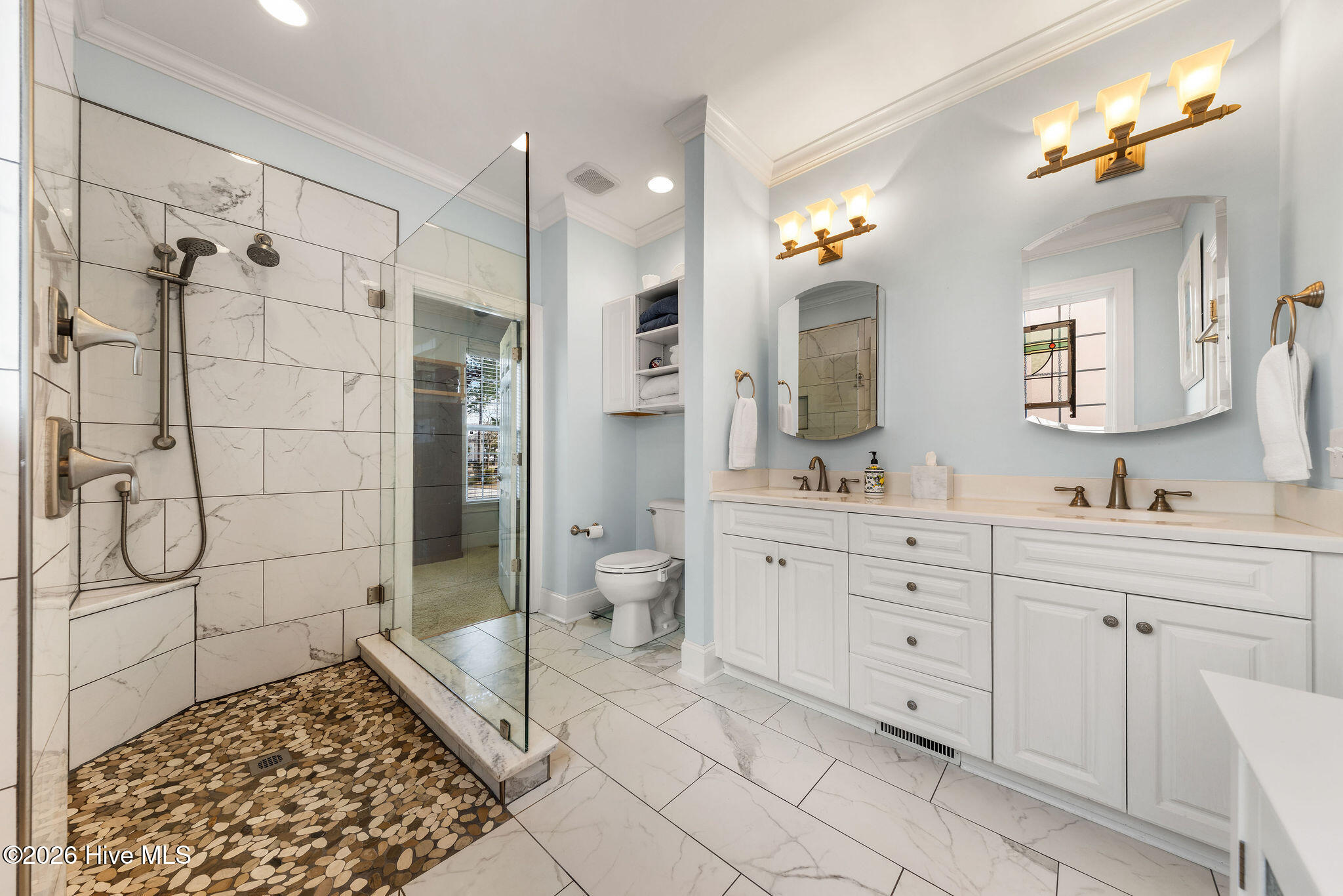 100548095 | Photo 21