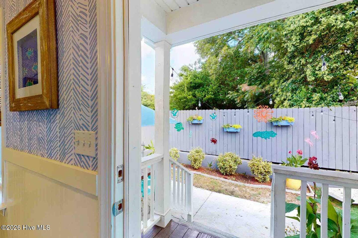 100566637 | Photo 22